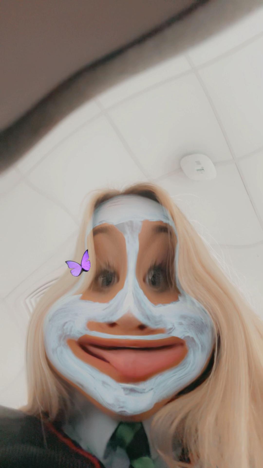 @𝐋𝐀𝐂𝐄𝐘👸🏽🥂🌋