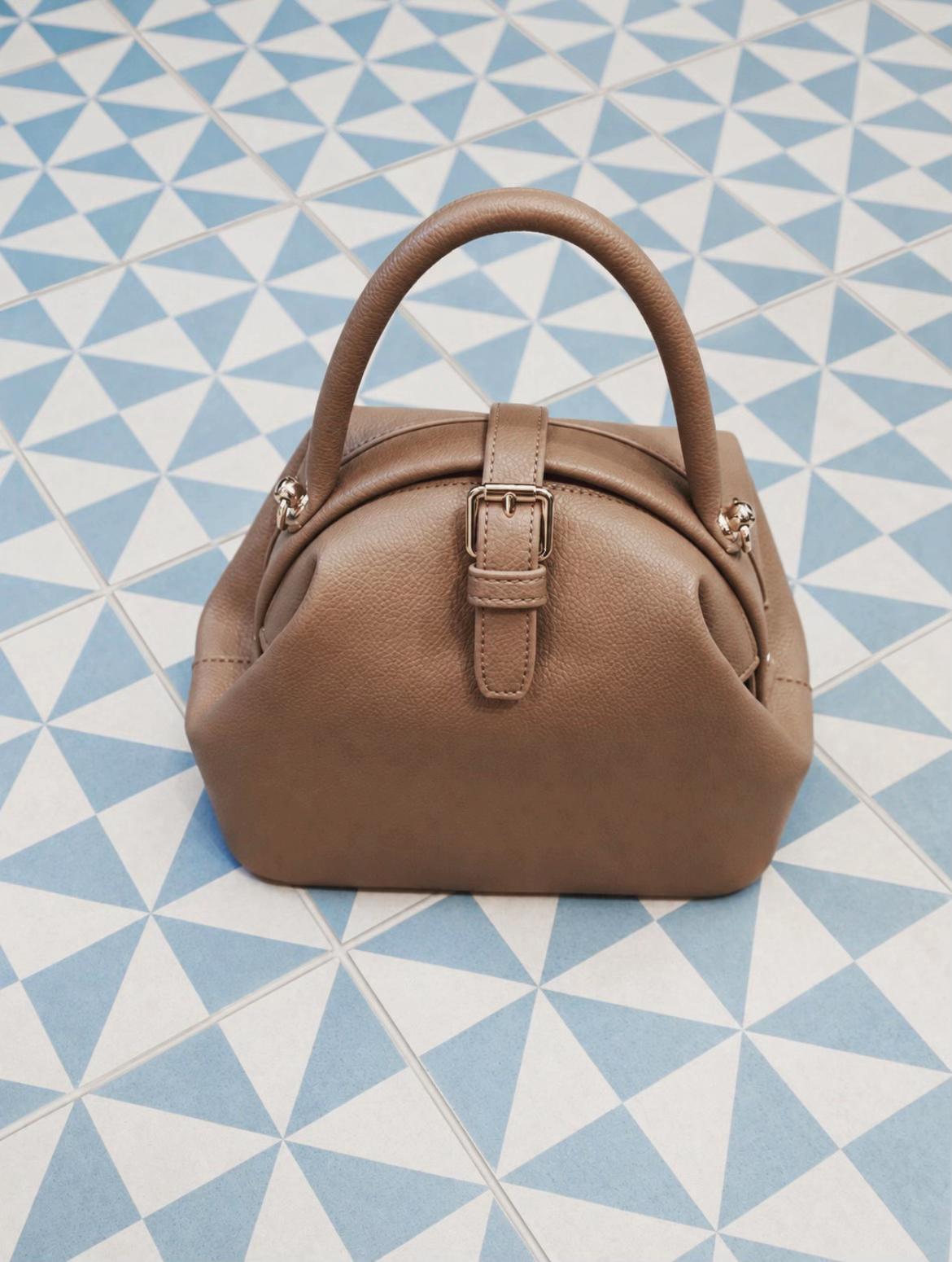 @Tinybigbag