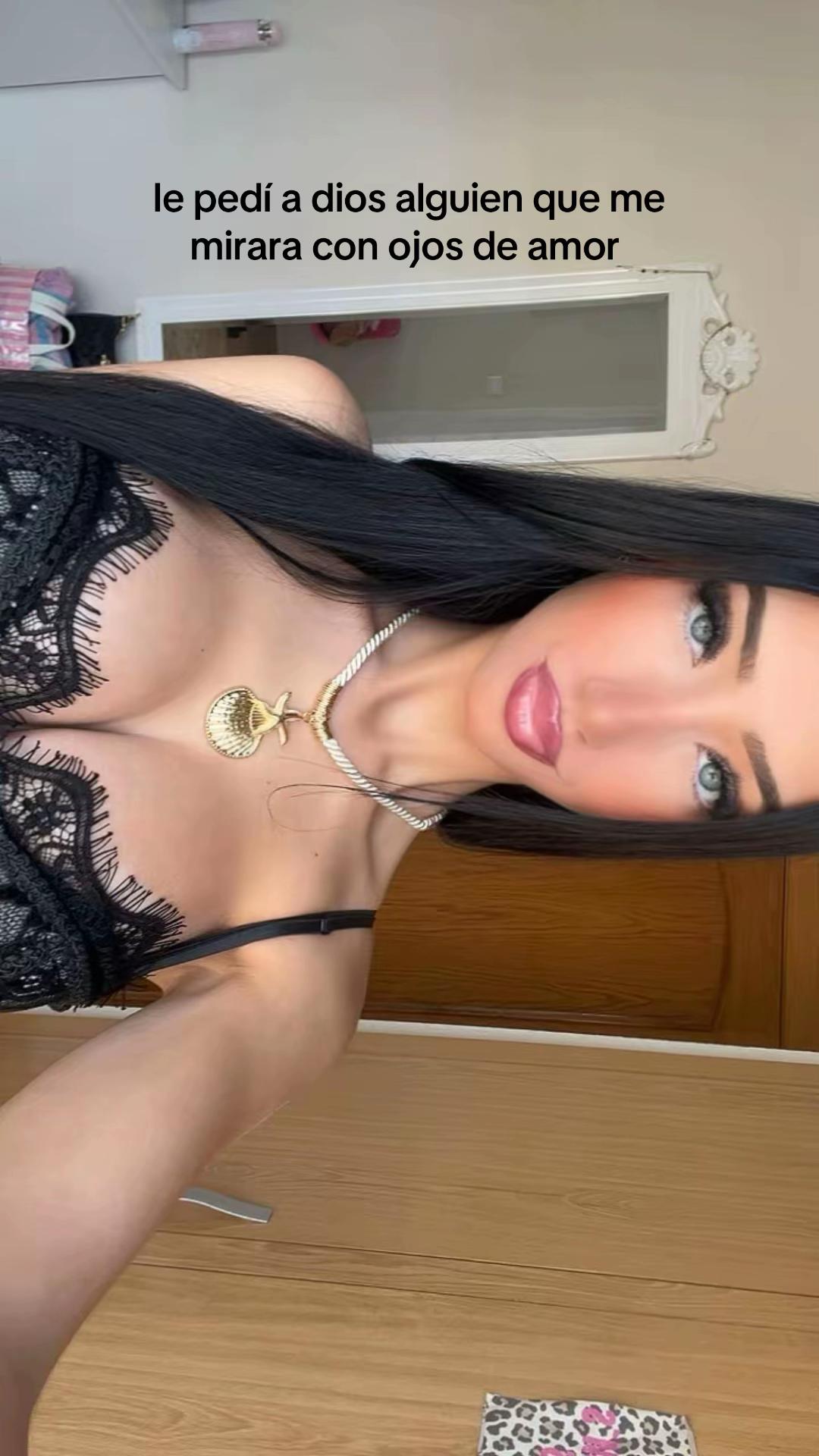 @🫢💋