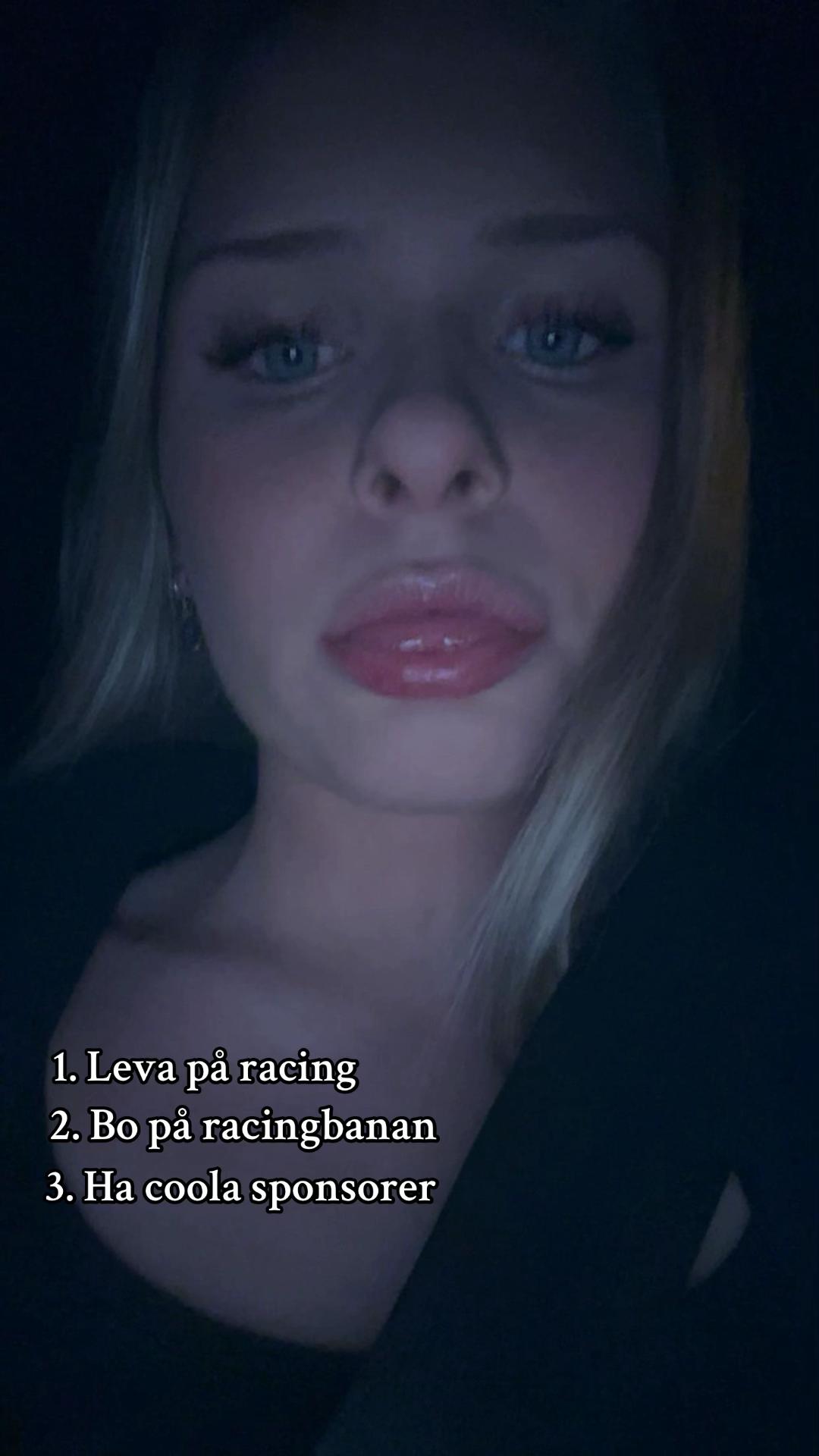 @👸🏼🏎️