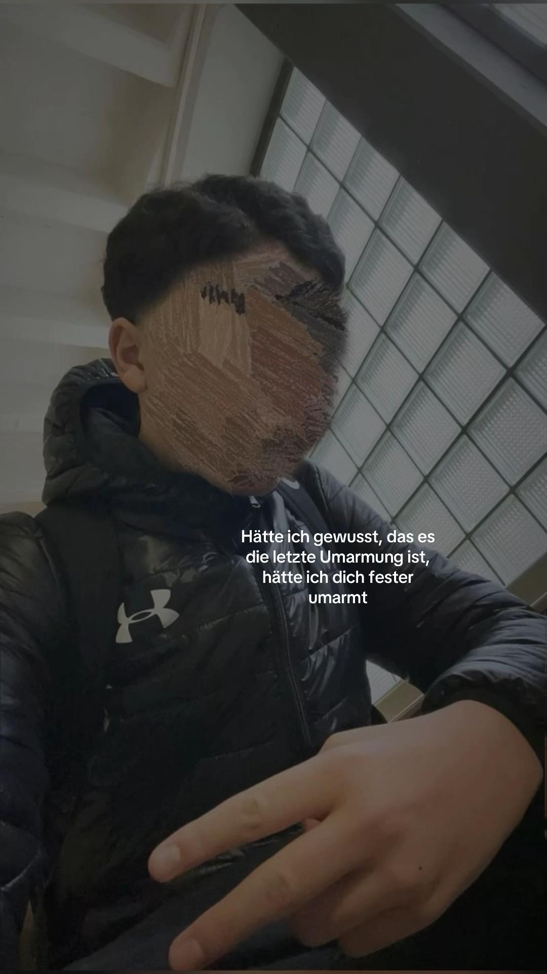 @🦦