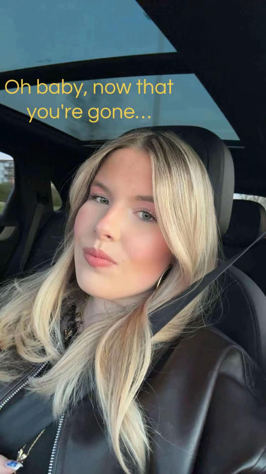 @𝓬𝓱𝓪𝓻𝓵𝓸𝓽𝓽𝓮