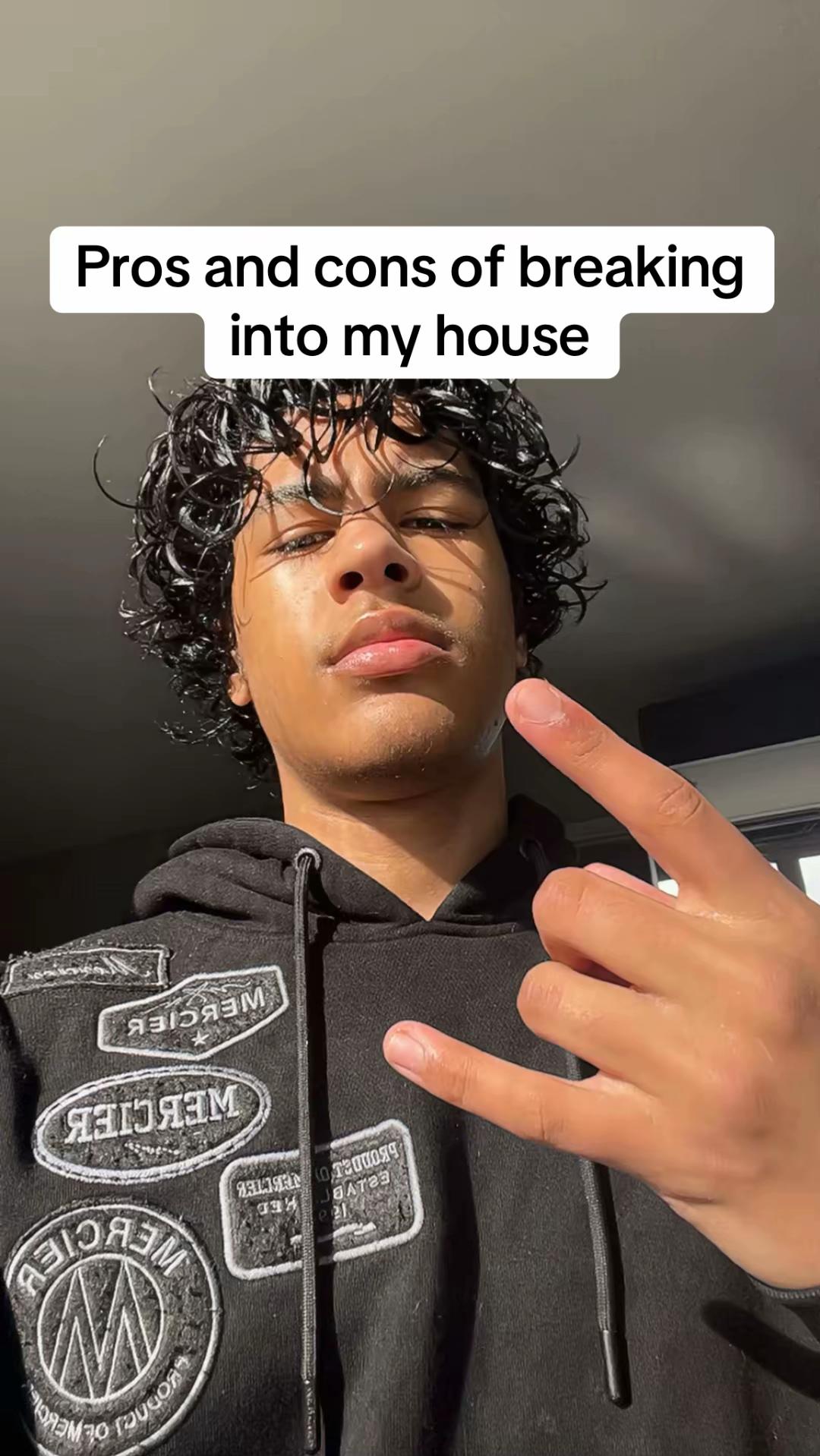 @KM