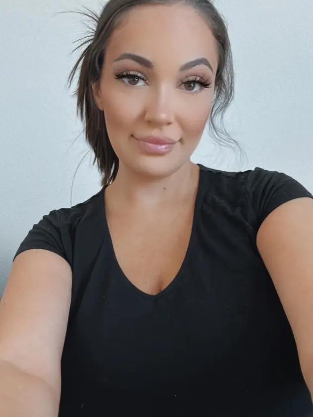 @Bella