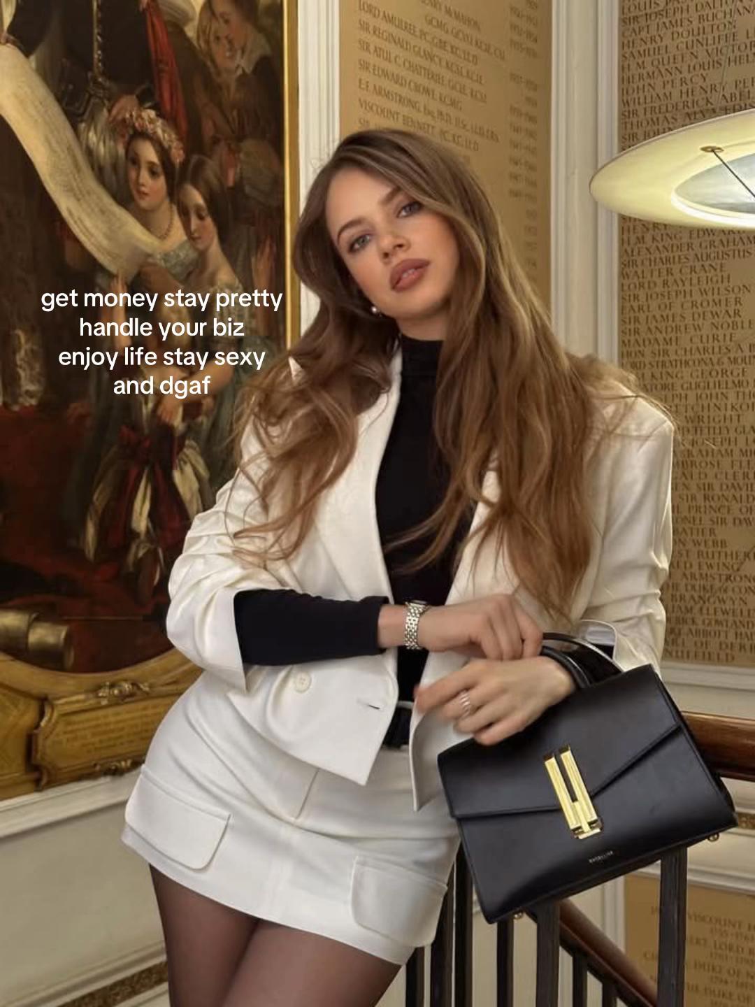 @Xenia Tchoumi
