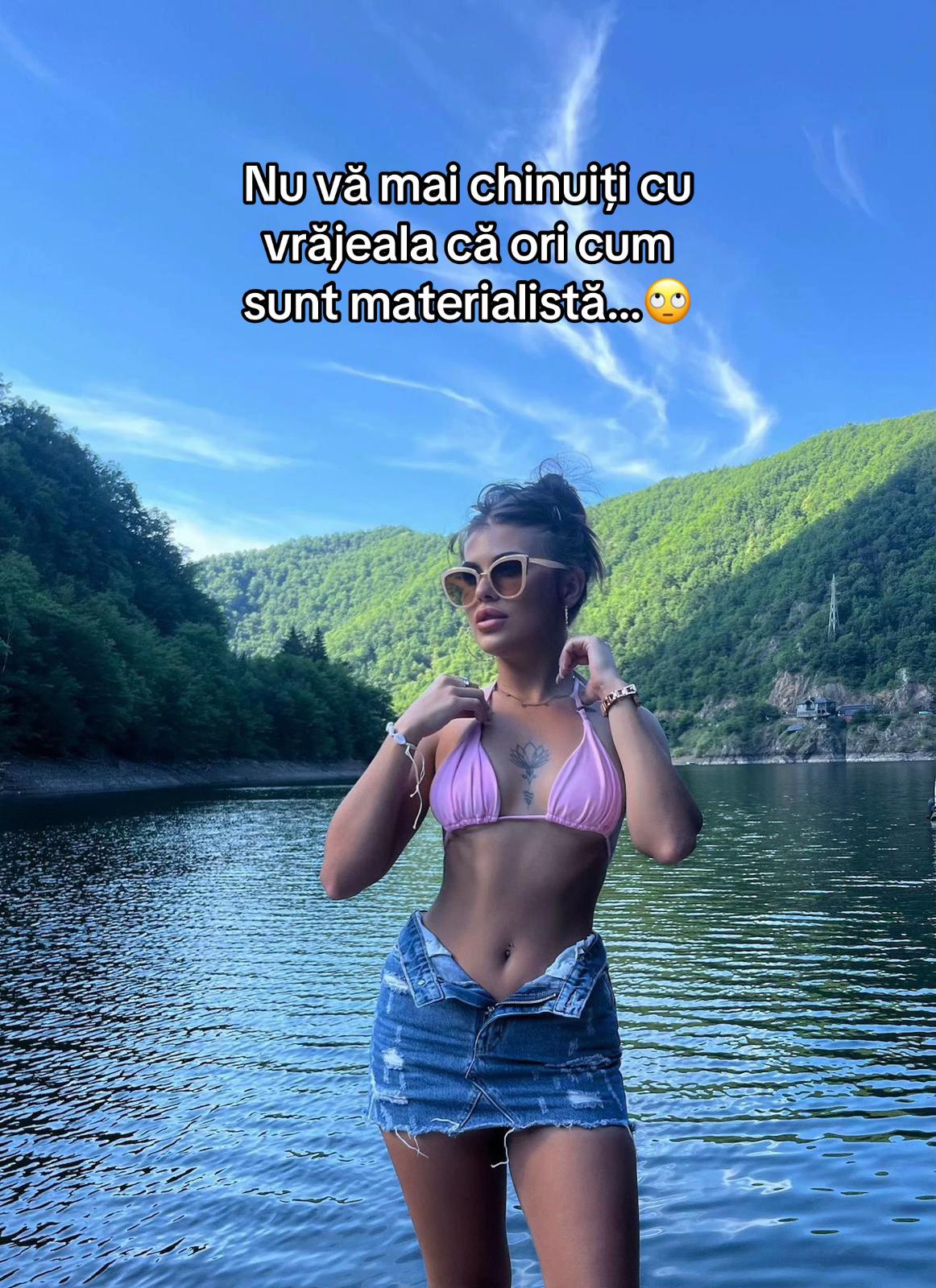@moniilaaura