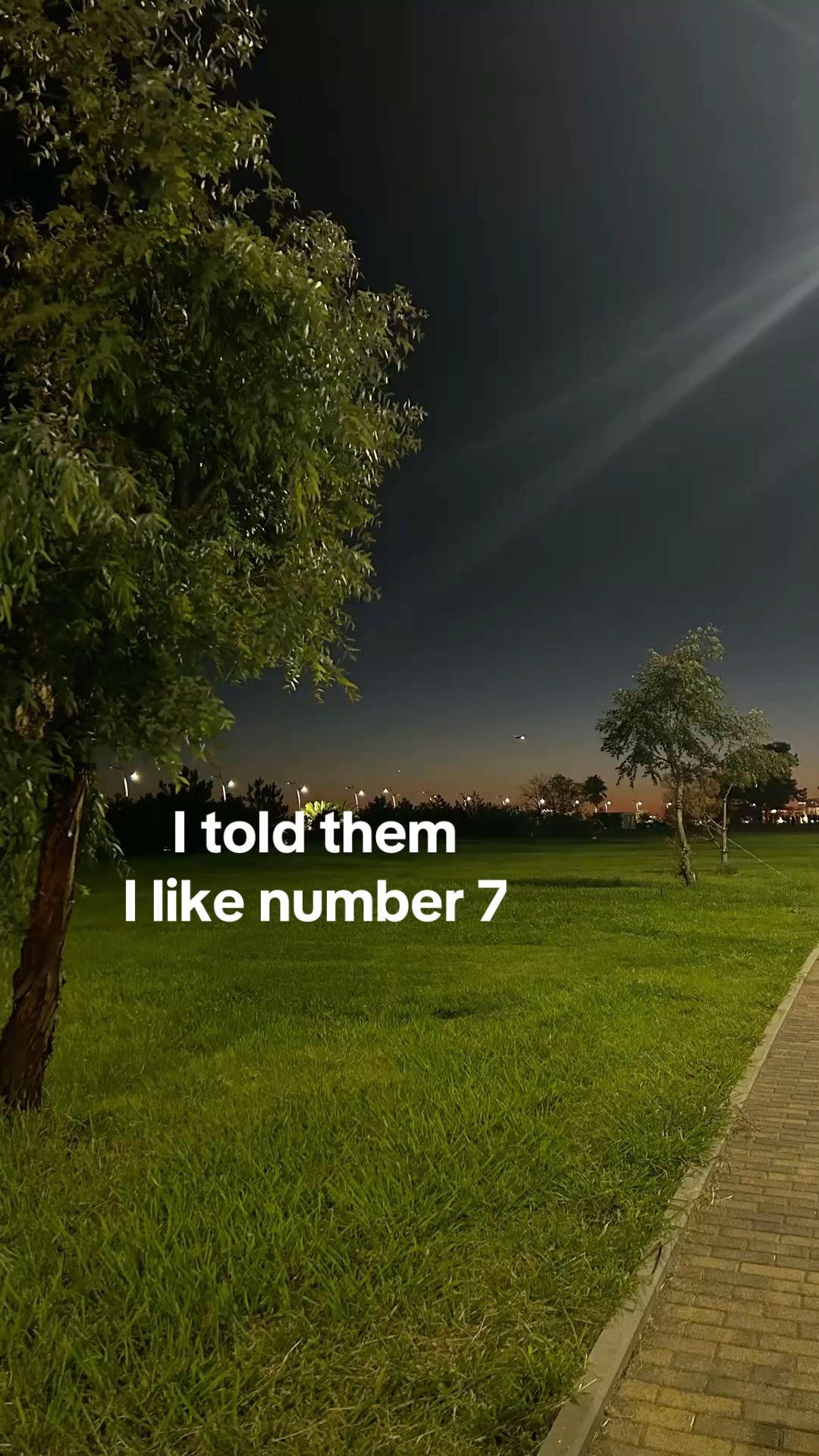 @⁷