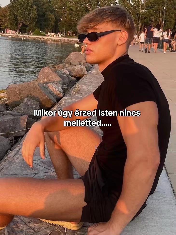 @Molnár András