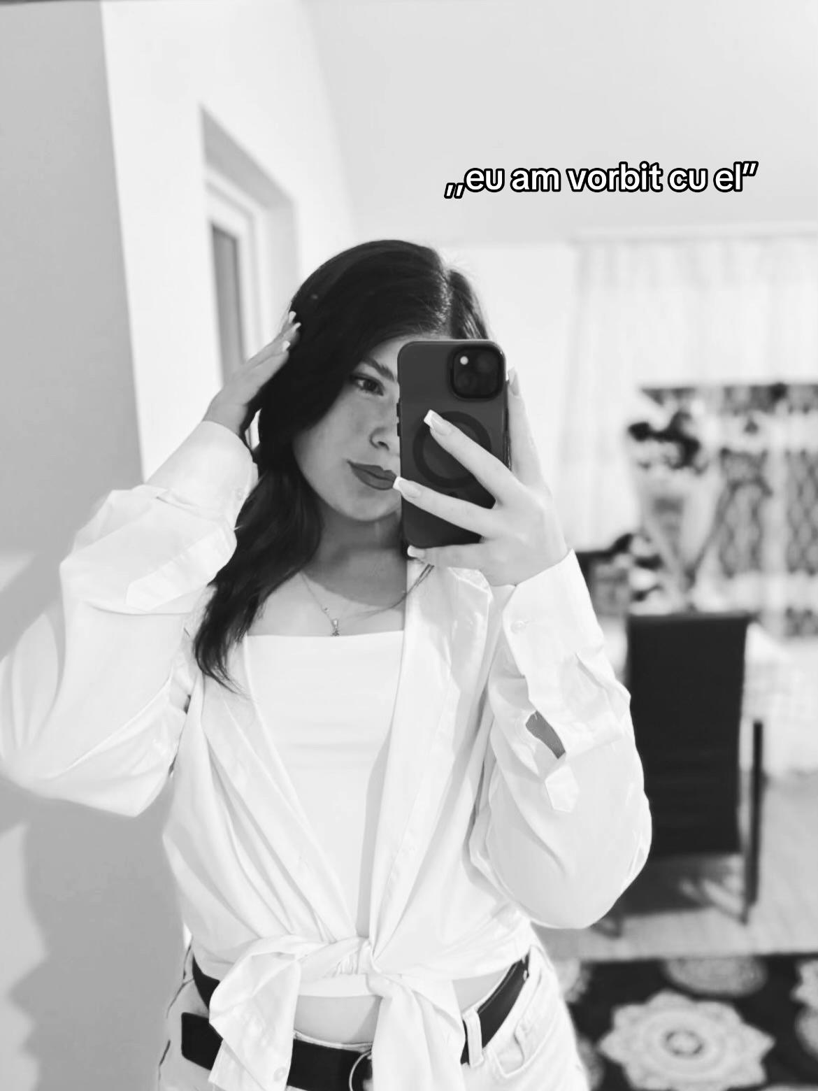 @𝕽𝖔𝖝𝖆𝖓𝖆
