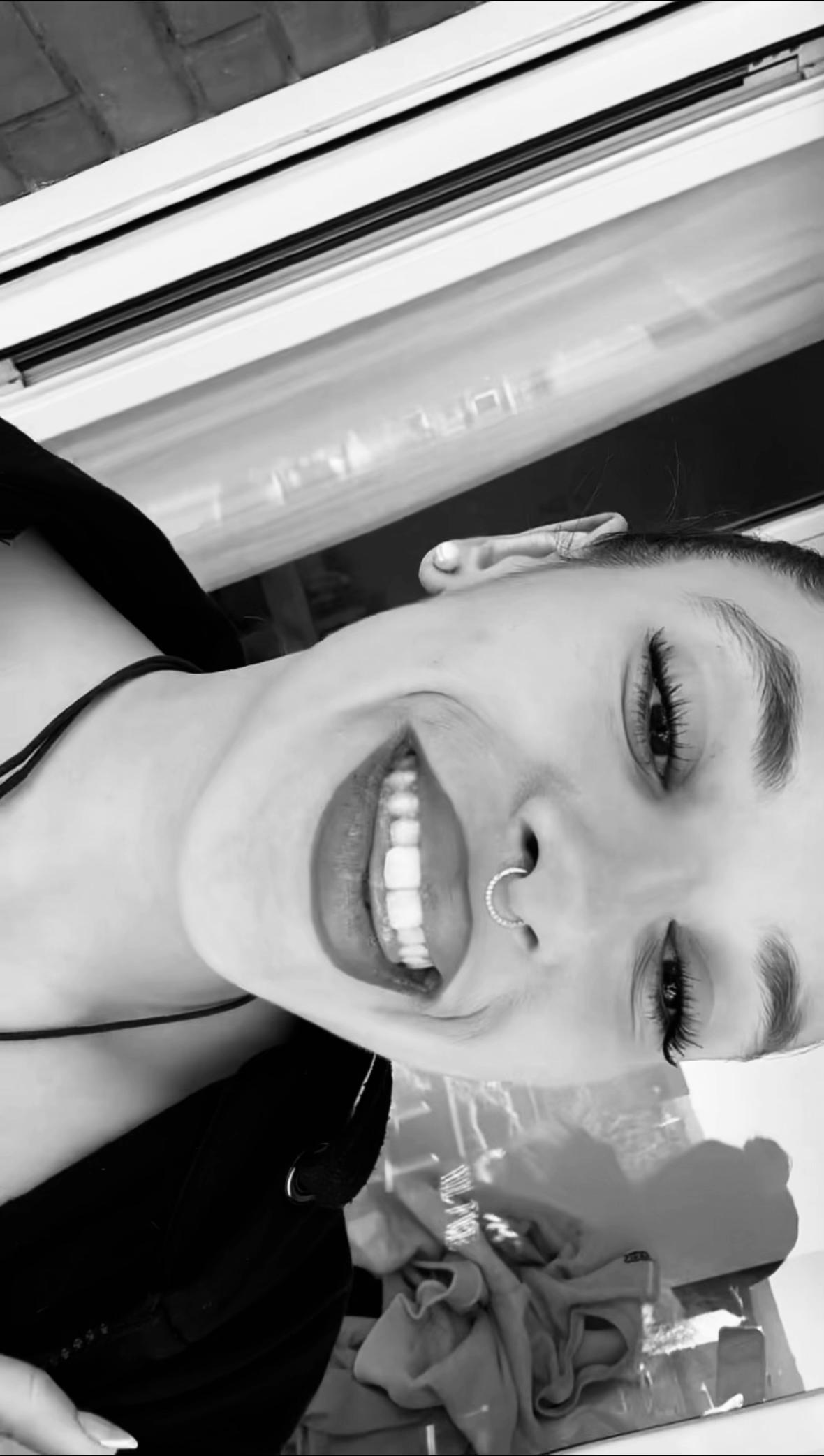 @Carlaaa._V