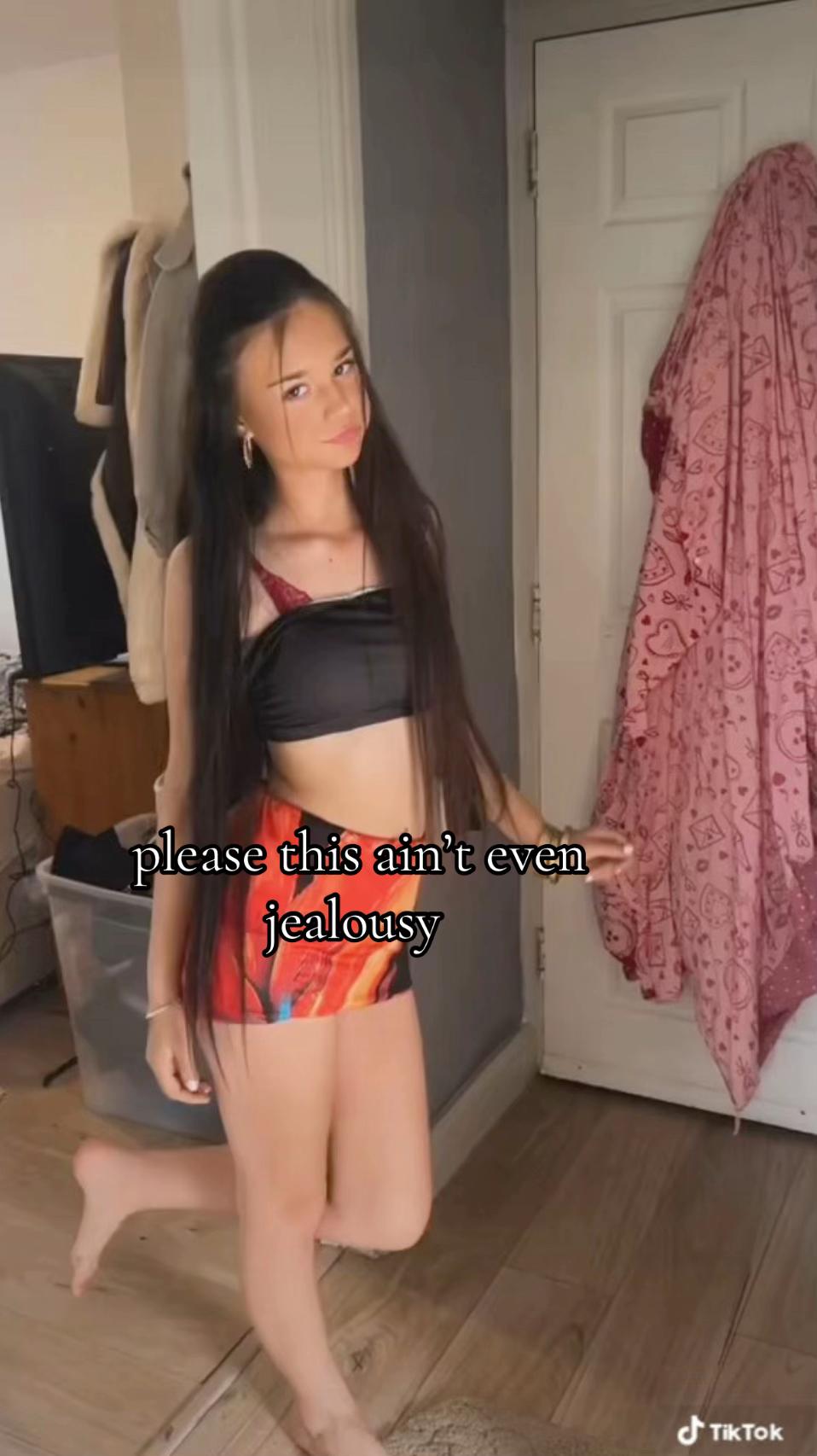 @𝐁𝐄𝐋𝐋𝐀-𝐋𝐄𝐄👸🏽🪭⚜️