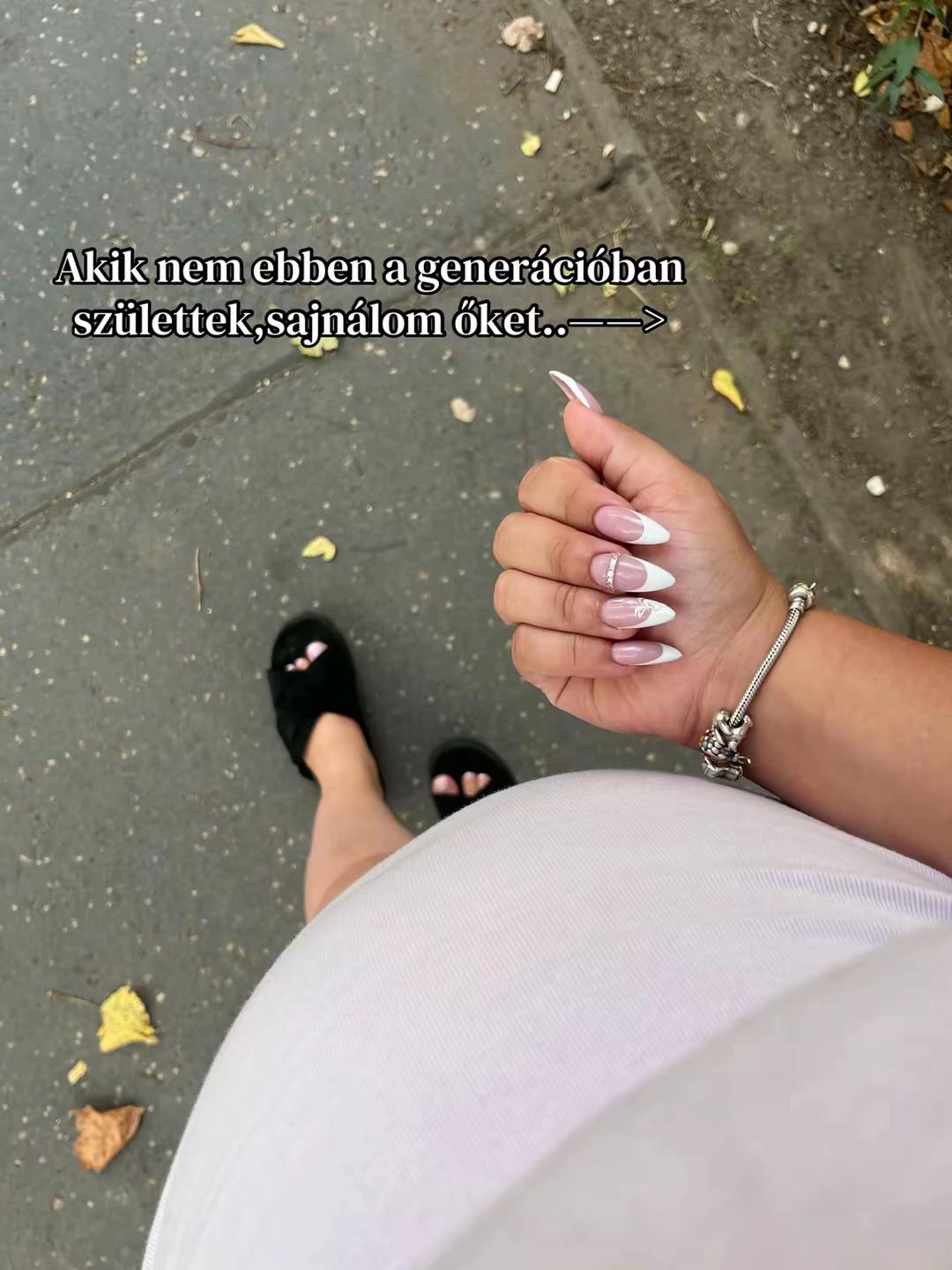 @Szk.lara