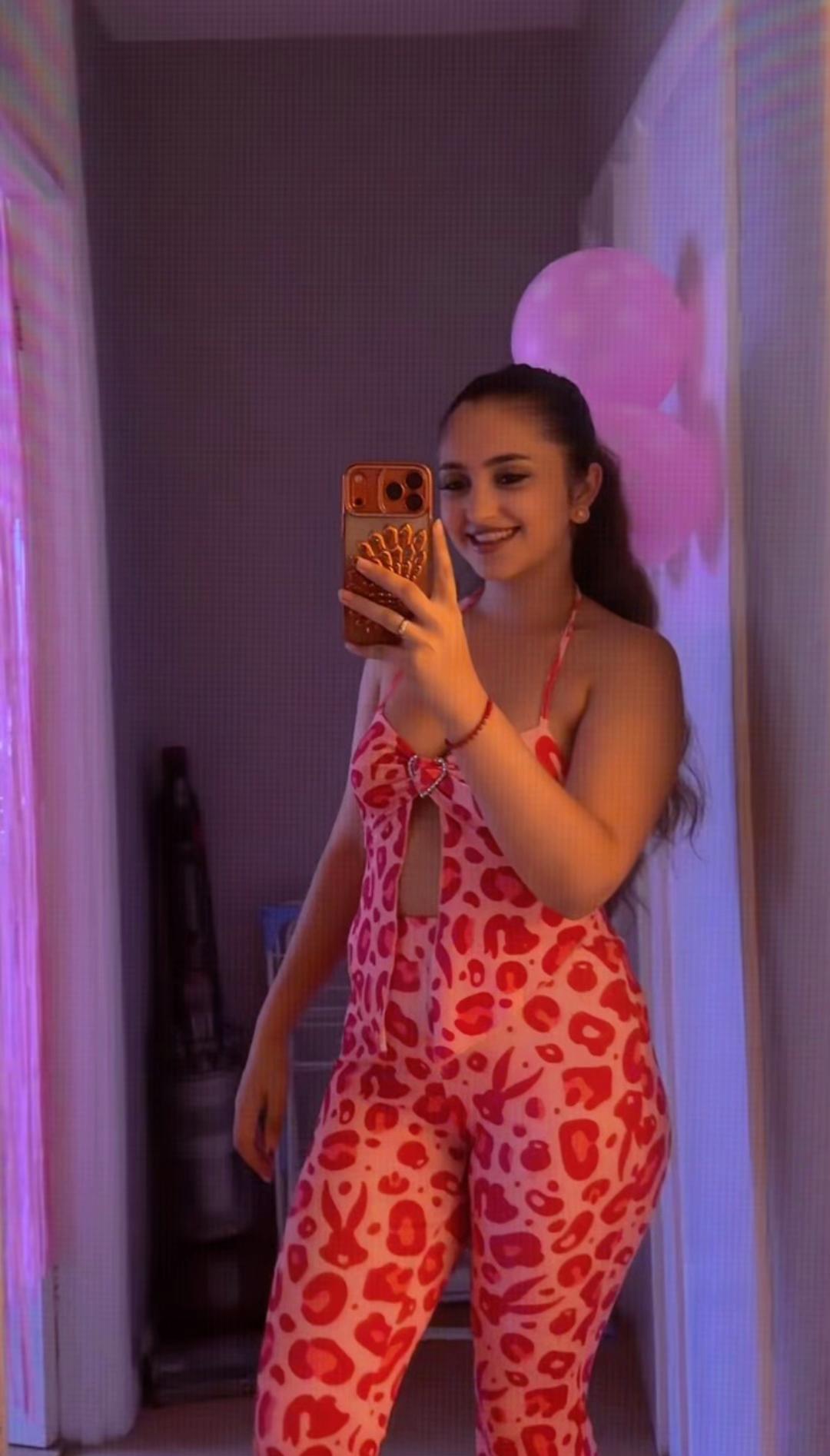 @__anaaa18__