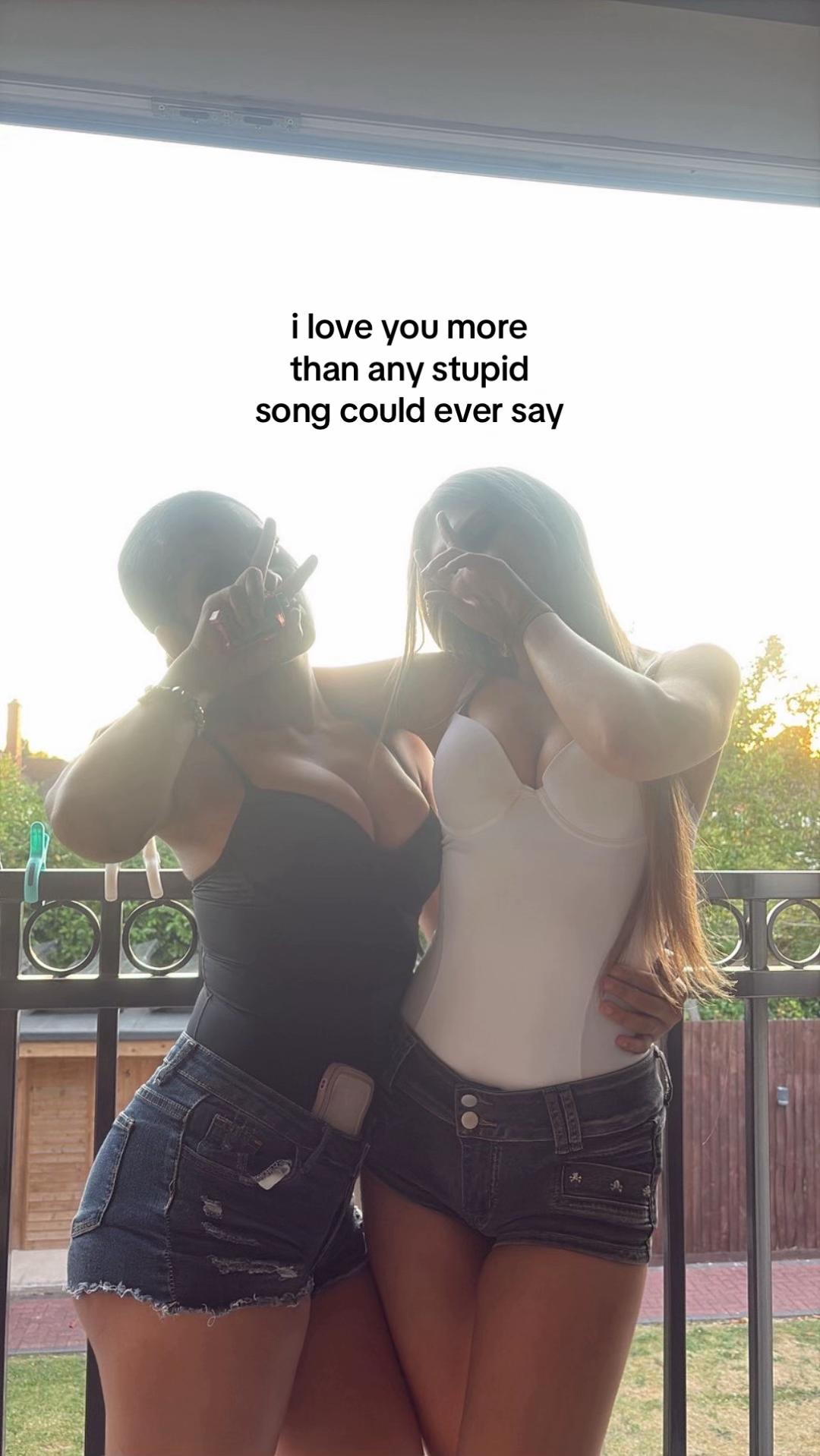 @👻