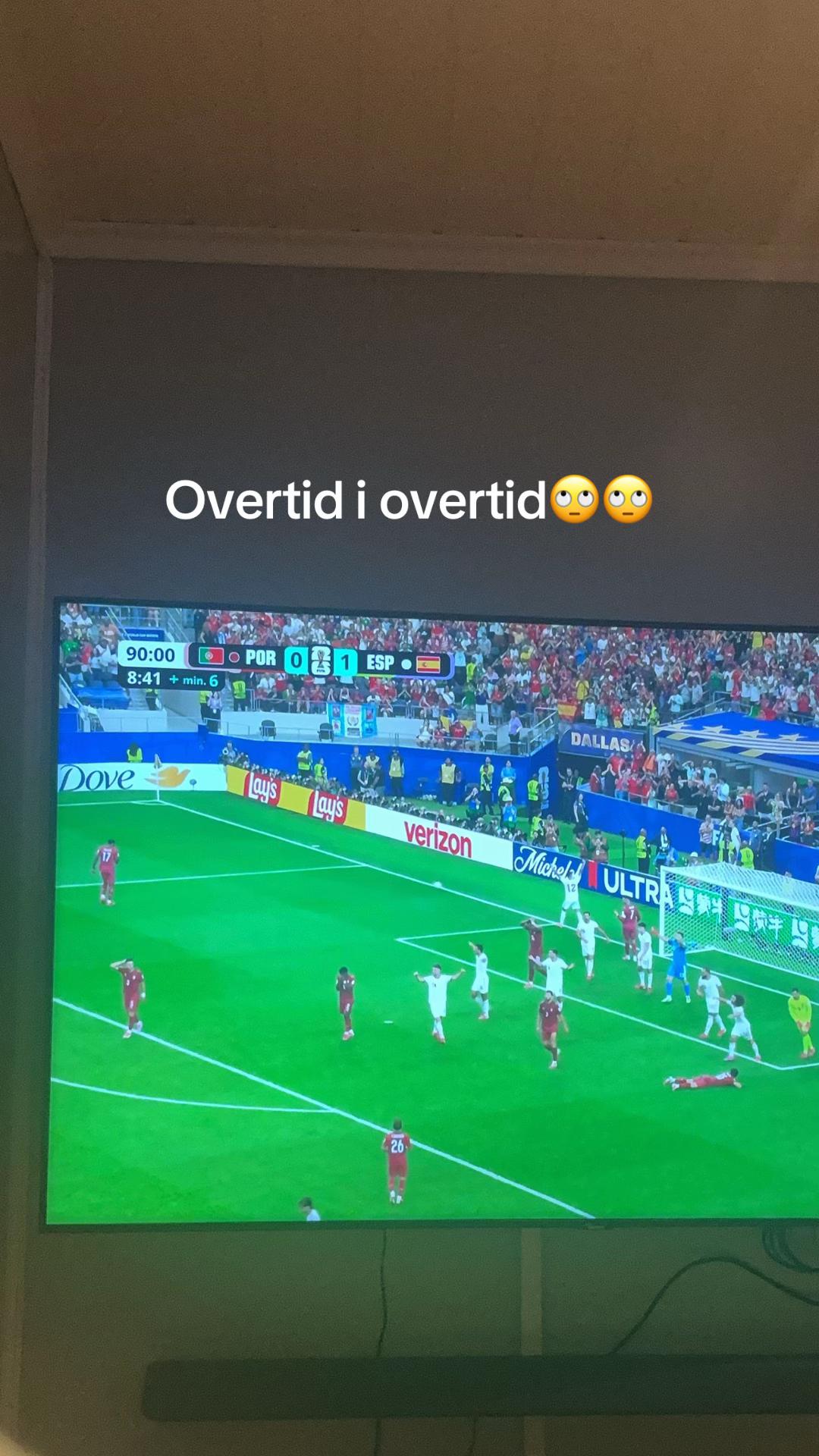 @CAMILLA RØSTE⚡️