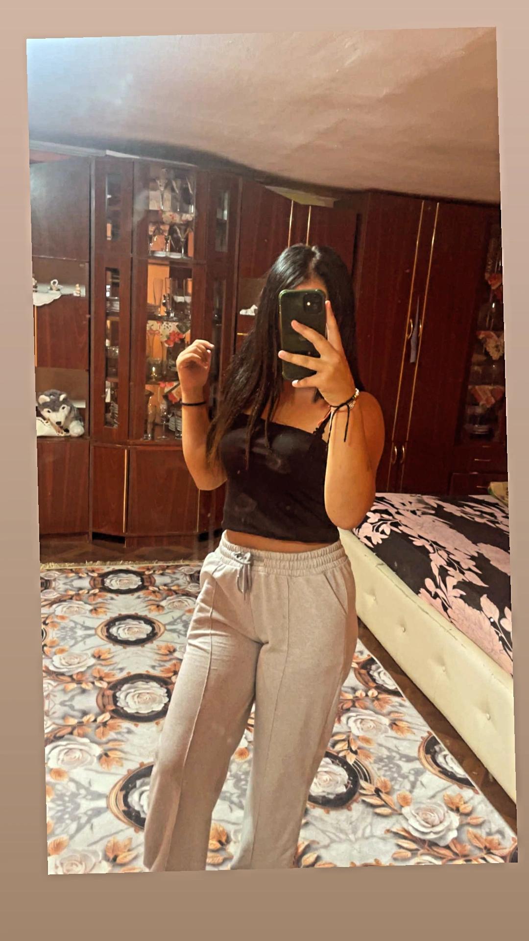 @🐍Laura🐍