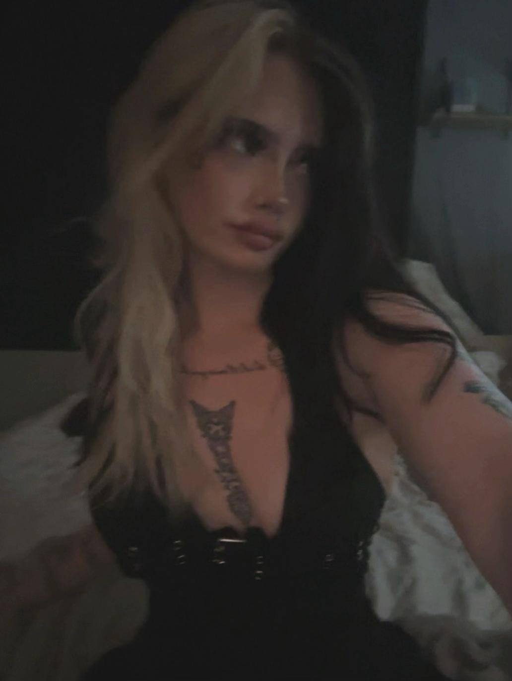 @<3