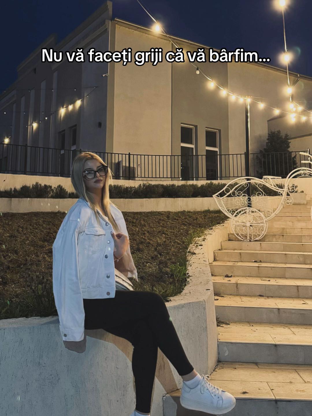 @𝐒.
