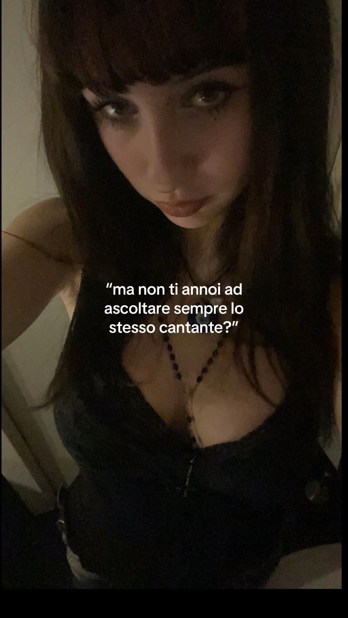@𖣂