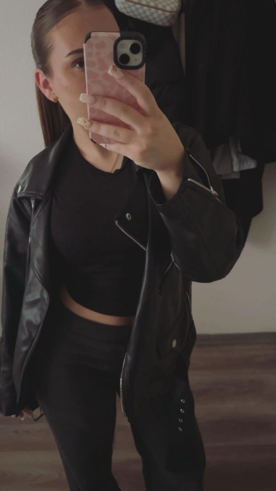 @leandra🇦🇱