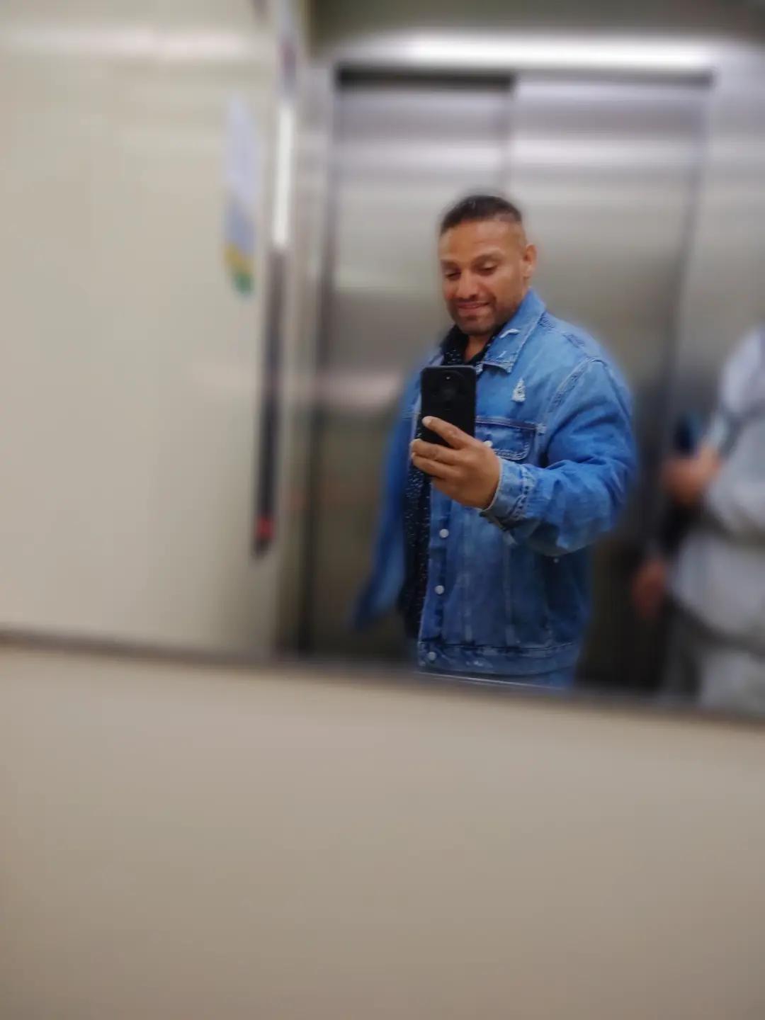 @Viktor J&oacute;n&aacute;s