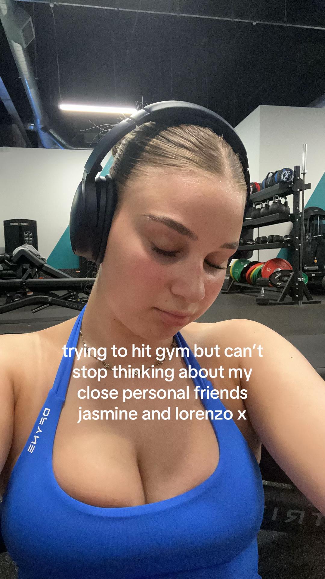 @lucie🍒