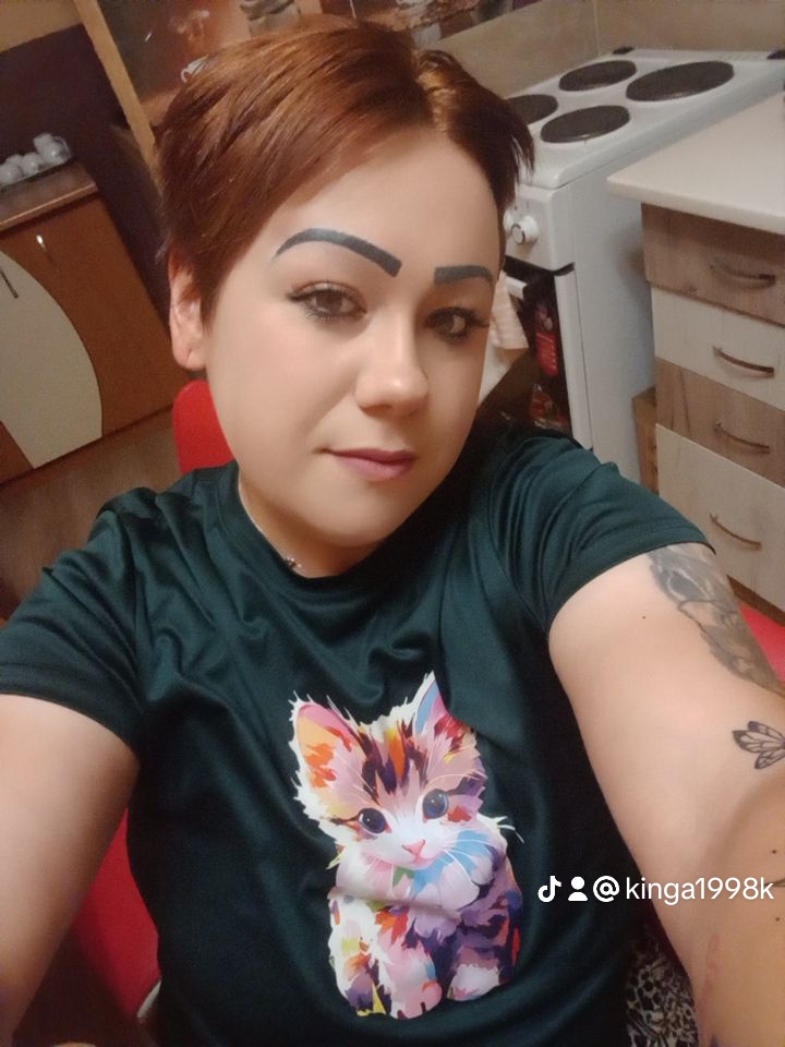 @KINGA ✓