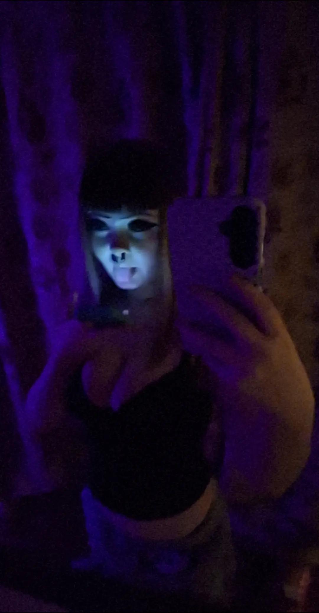 @bee 🧟♀️