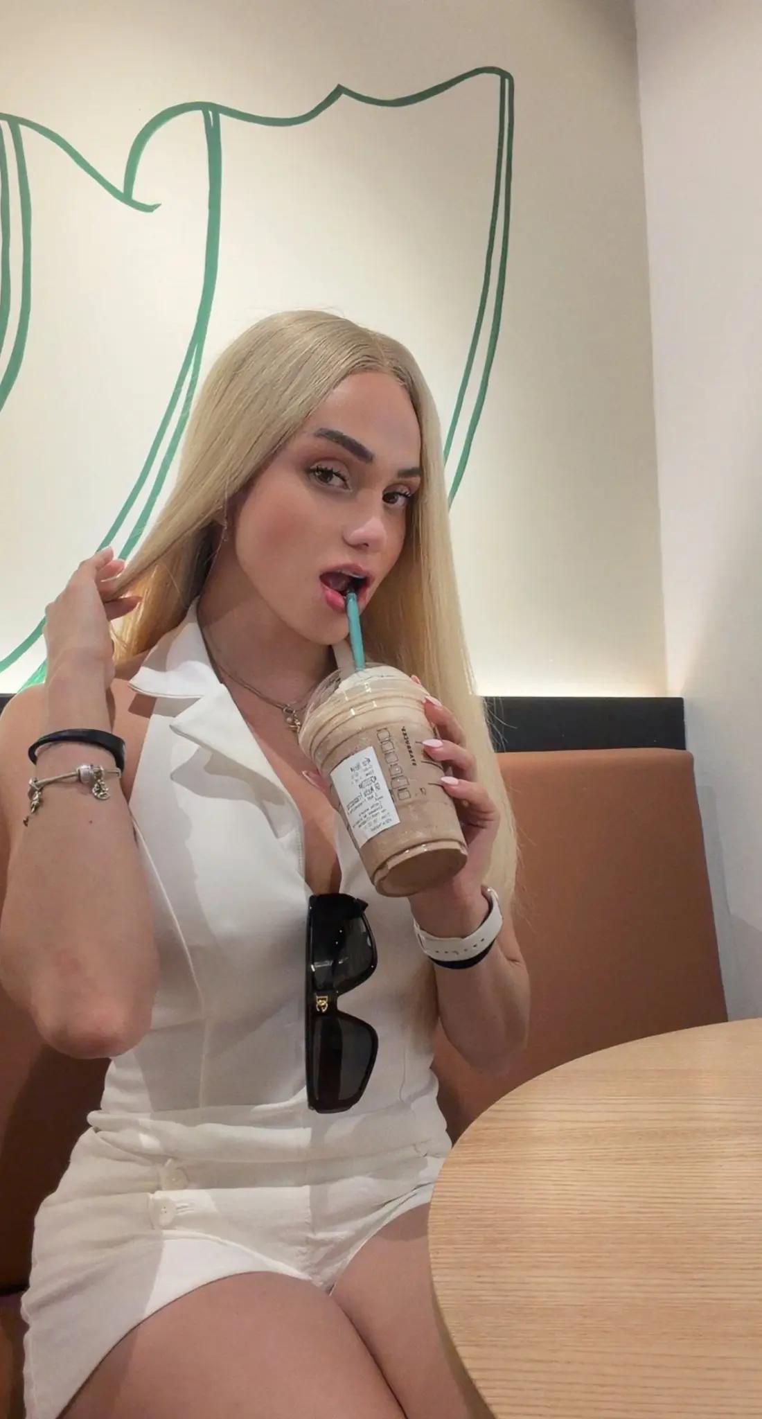 @Ashley_James