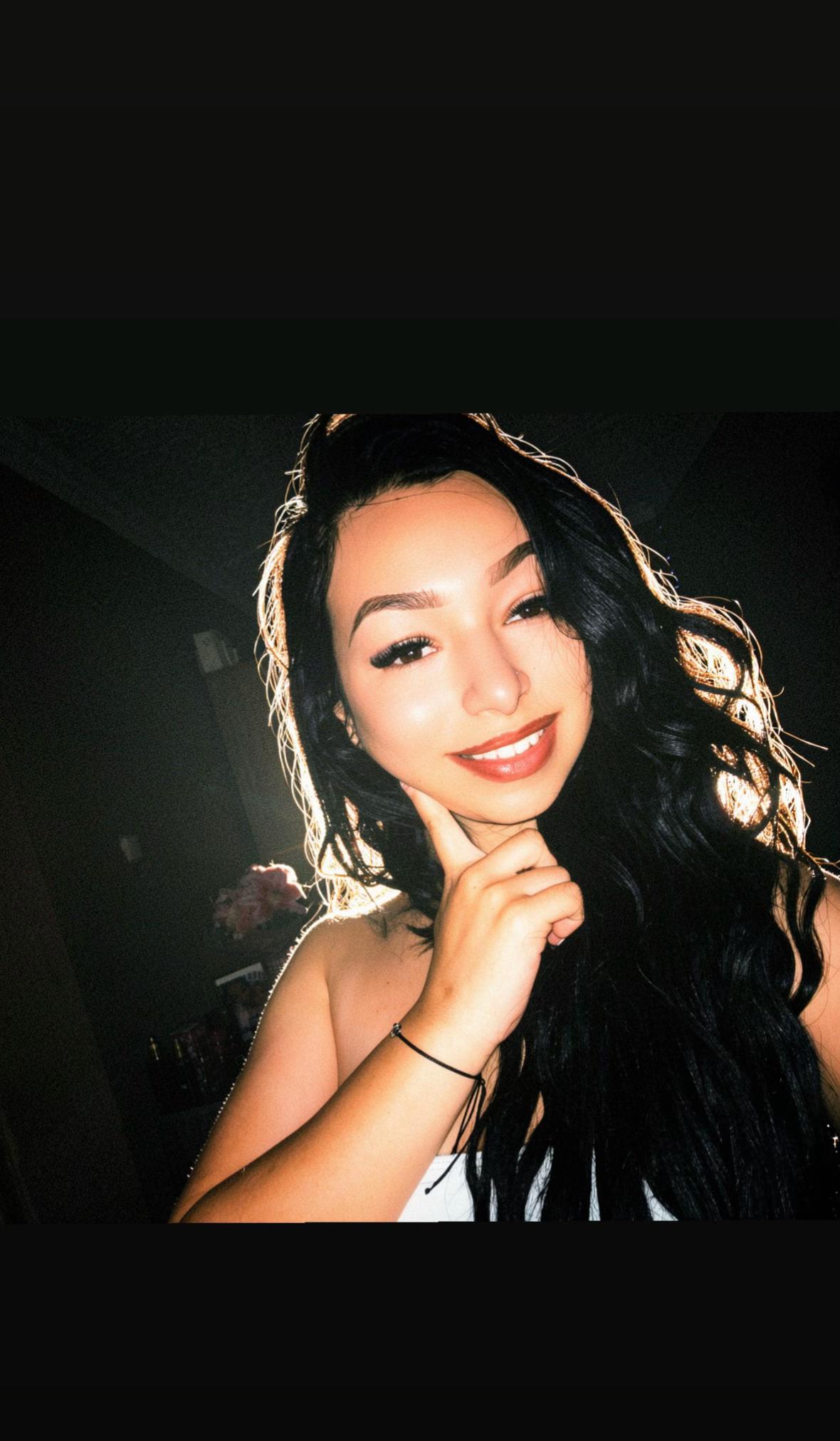 @V I R Á G 🌸