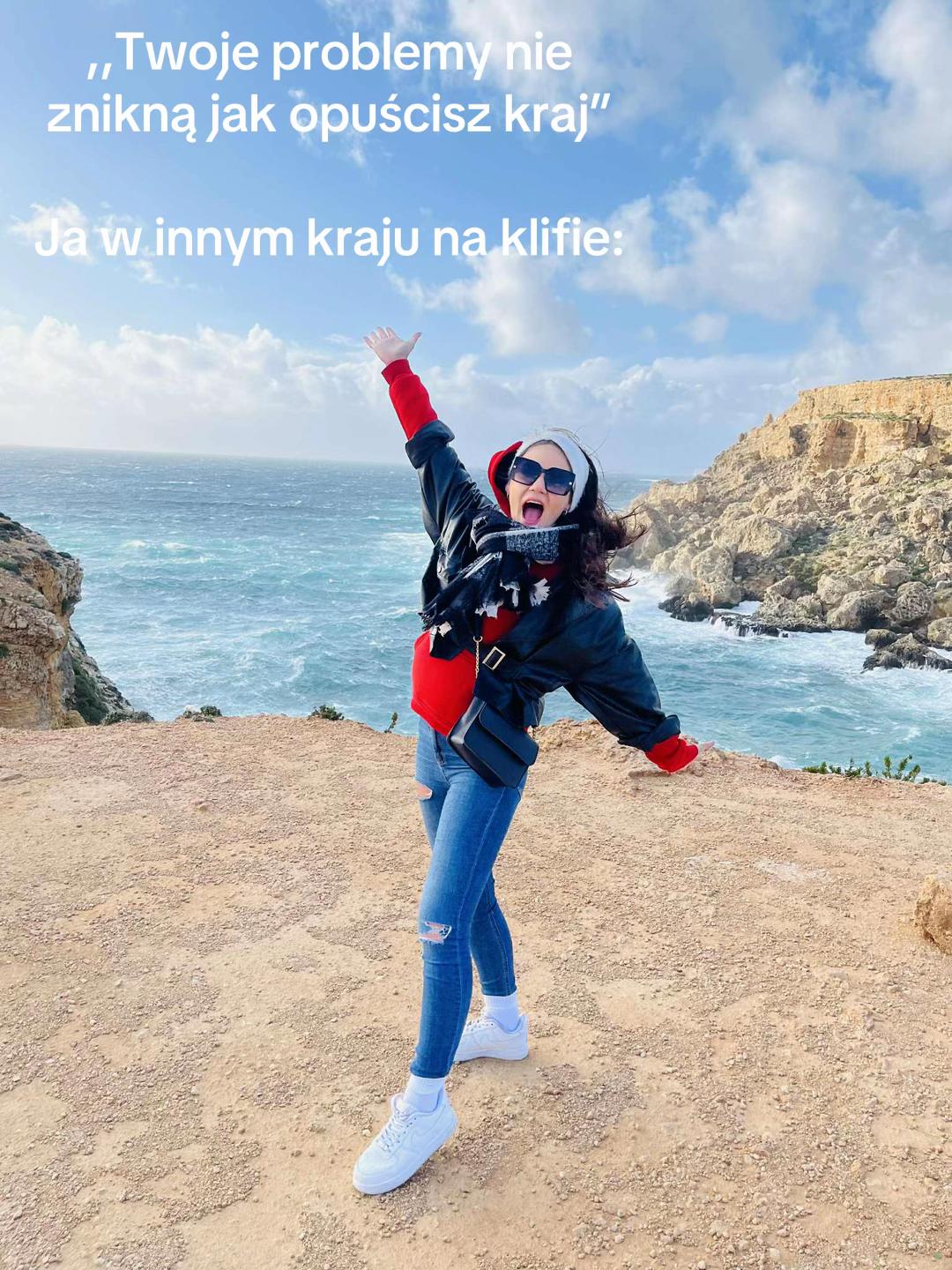 @hejkarooollcia