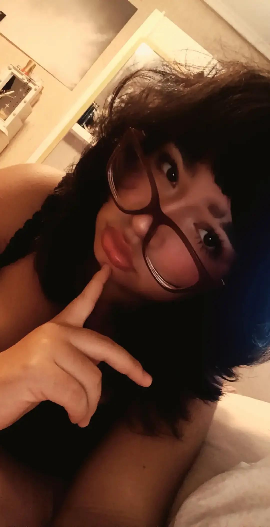 @leonela<3