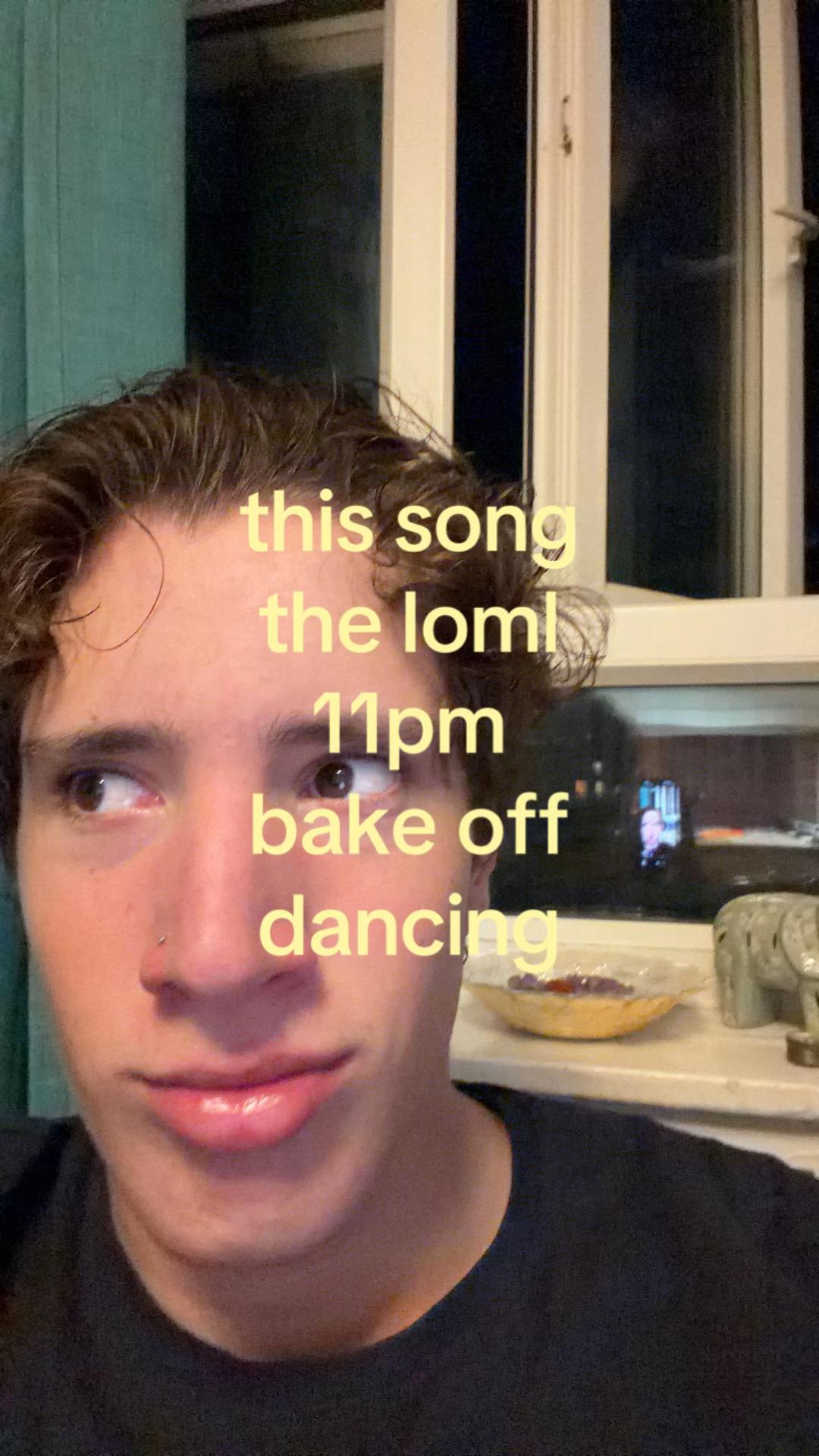 @⃟