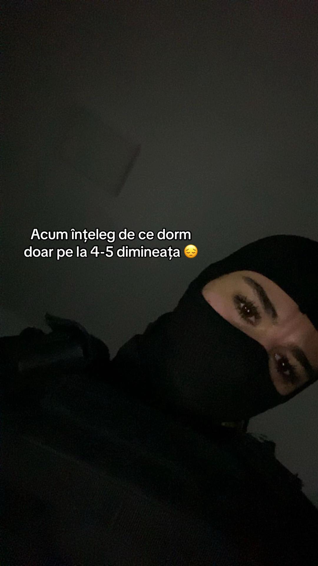 @╰‿╯