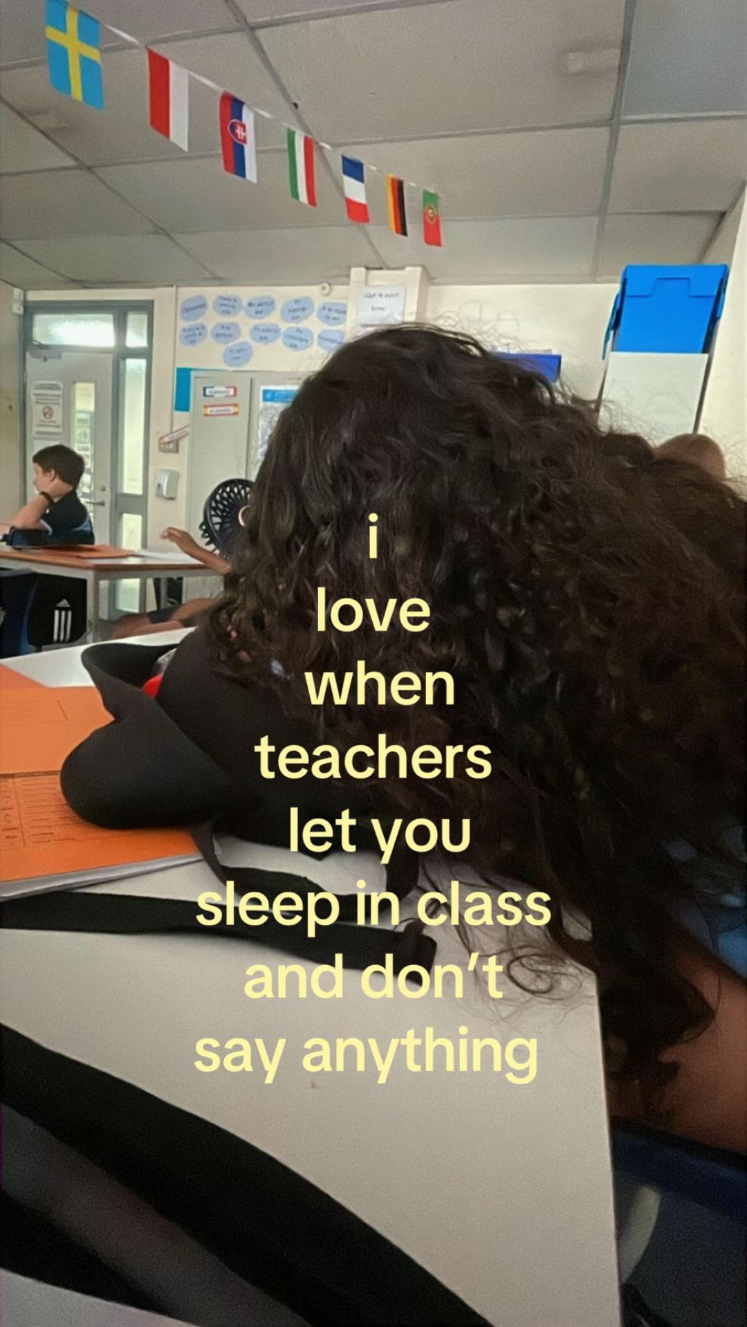 @⃟