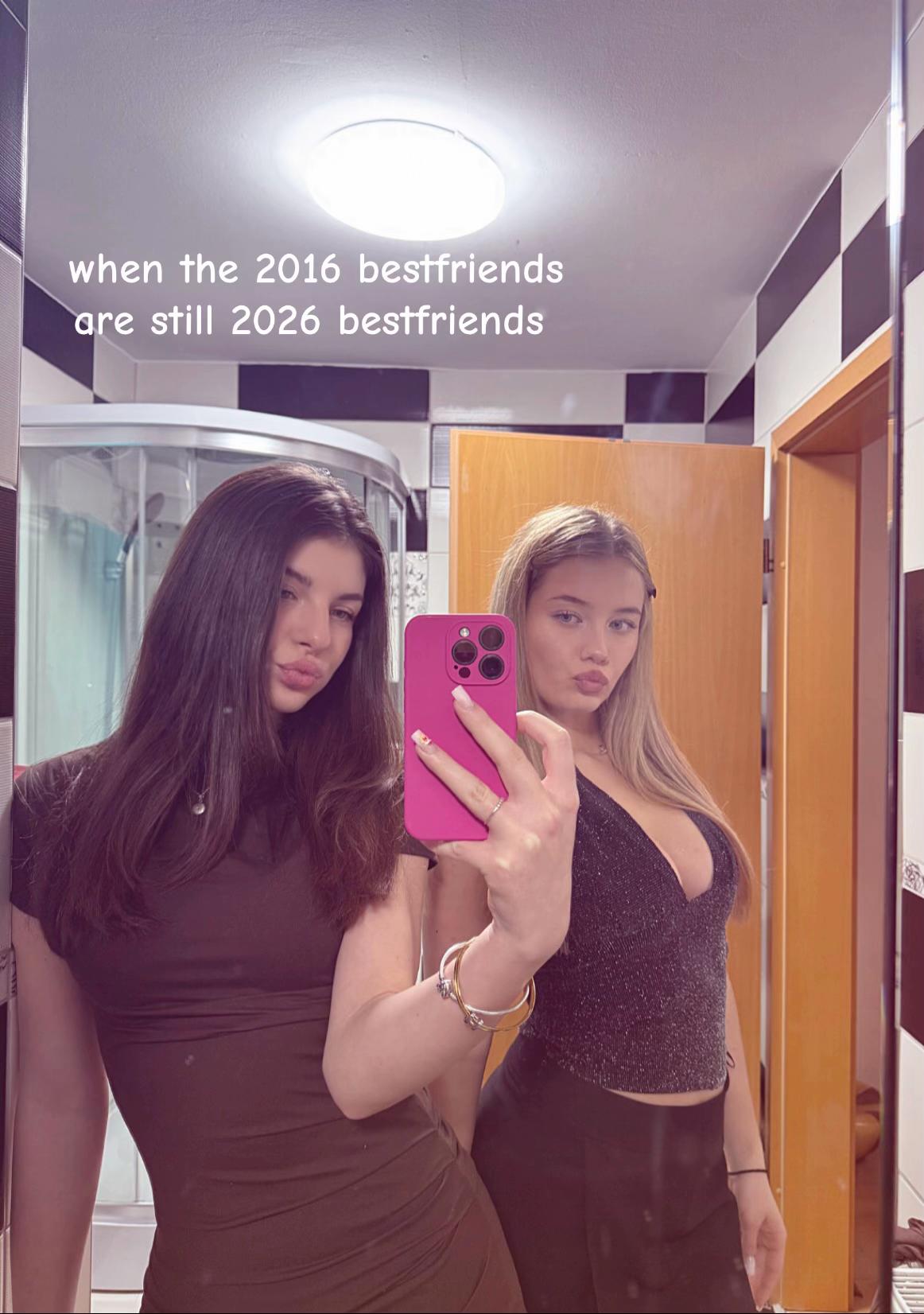 @Elena🎀