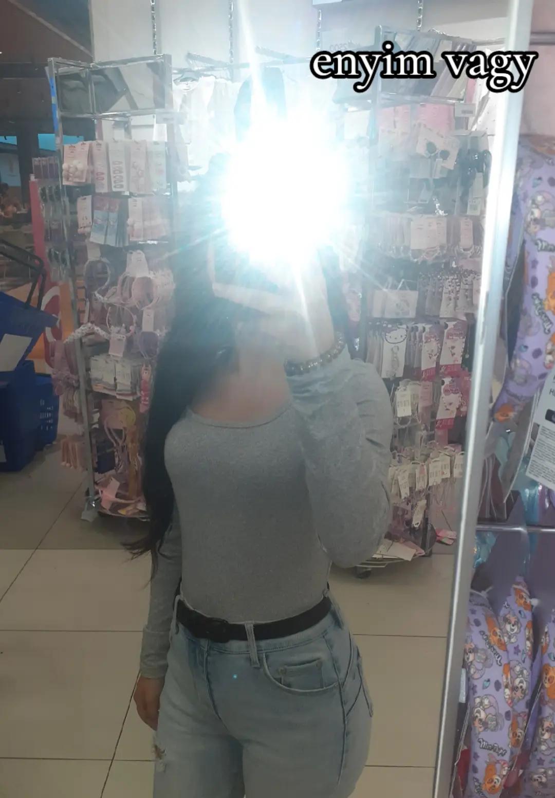 @Dzsenni_