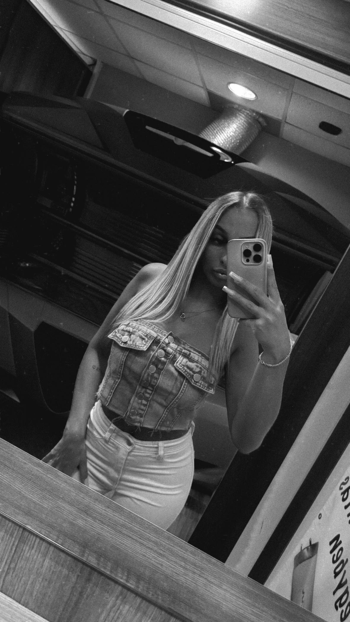 @Oszk&oacute; Eszti