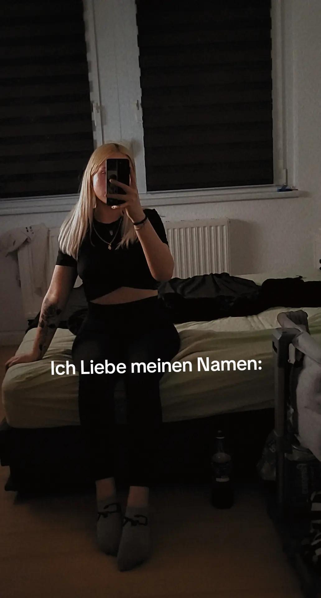 @Nina🖤