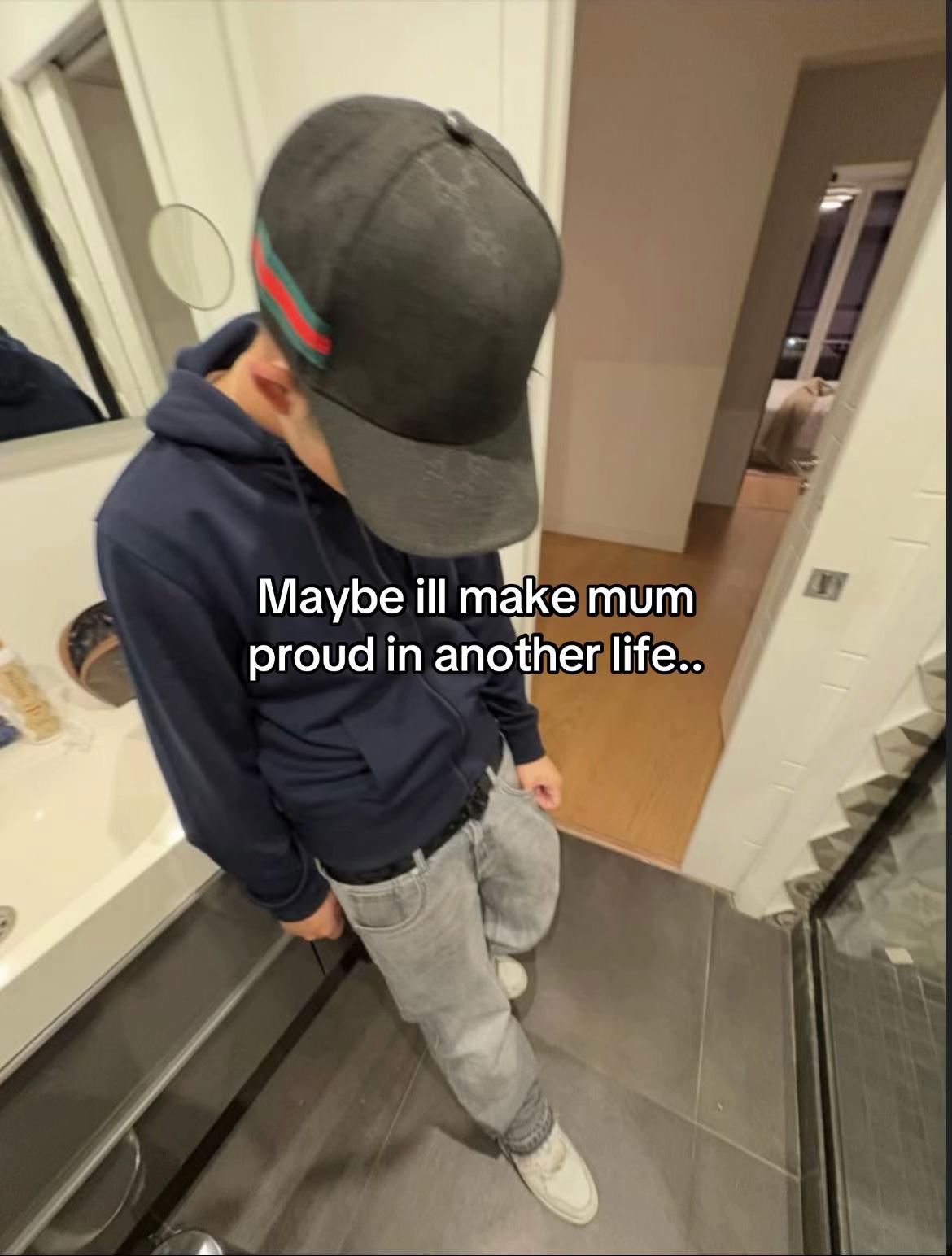 @𝑲𝟗