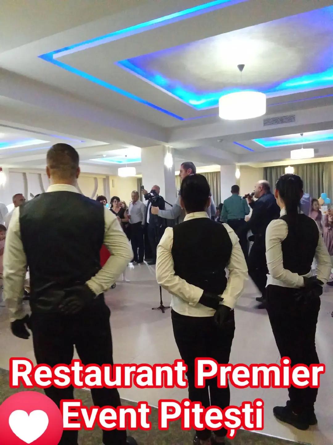 @Restaurant Premier Nicool