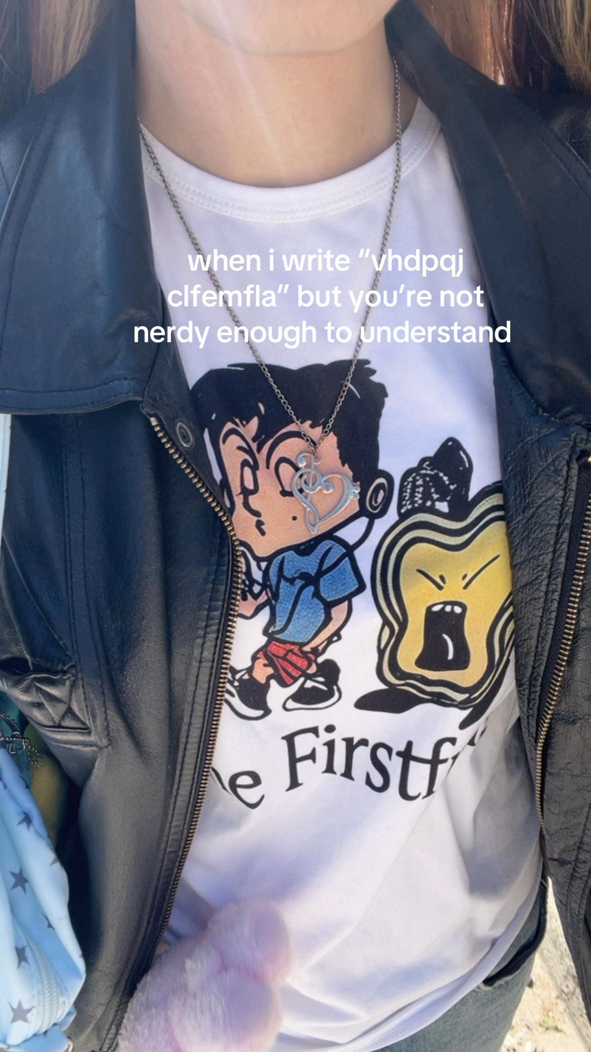 @leyley⁷ ς(>‿<.)