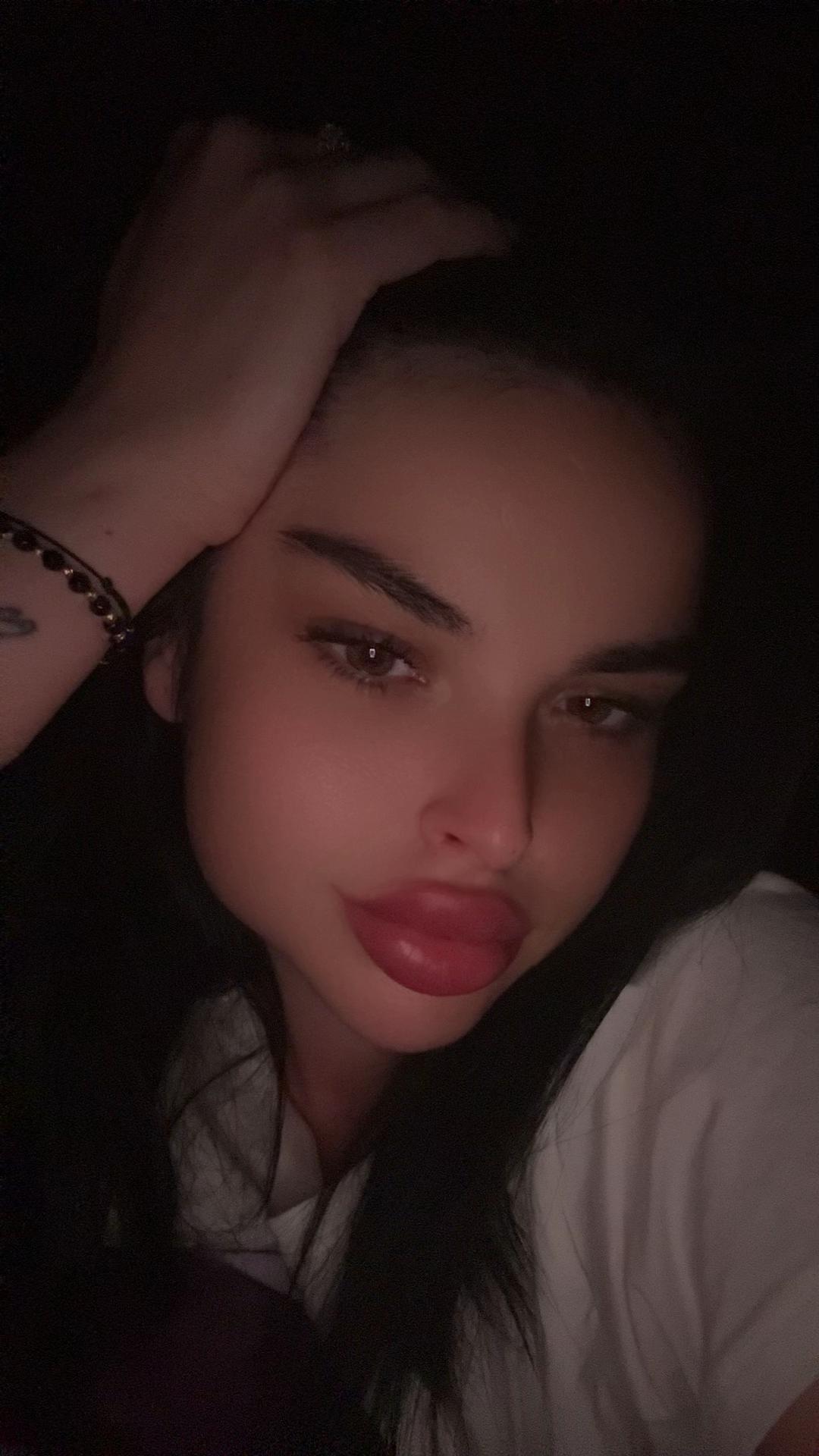 @Lari🌸