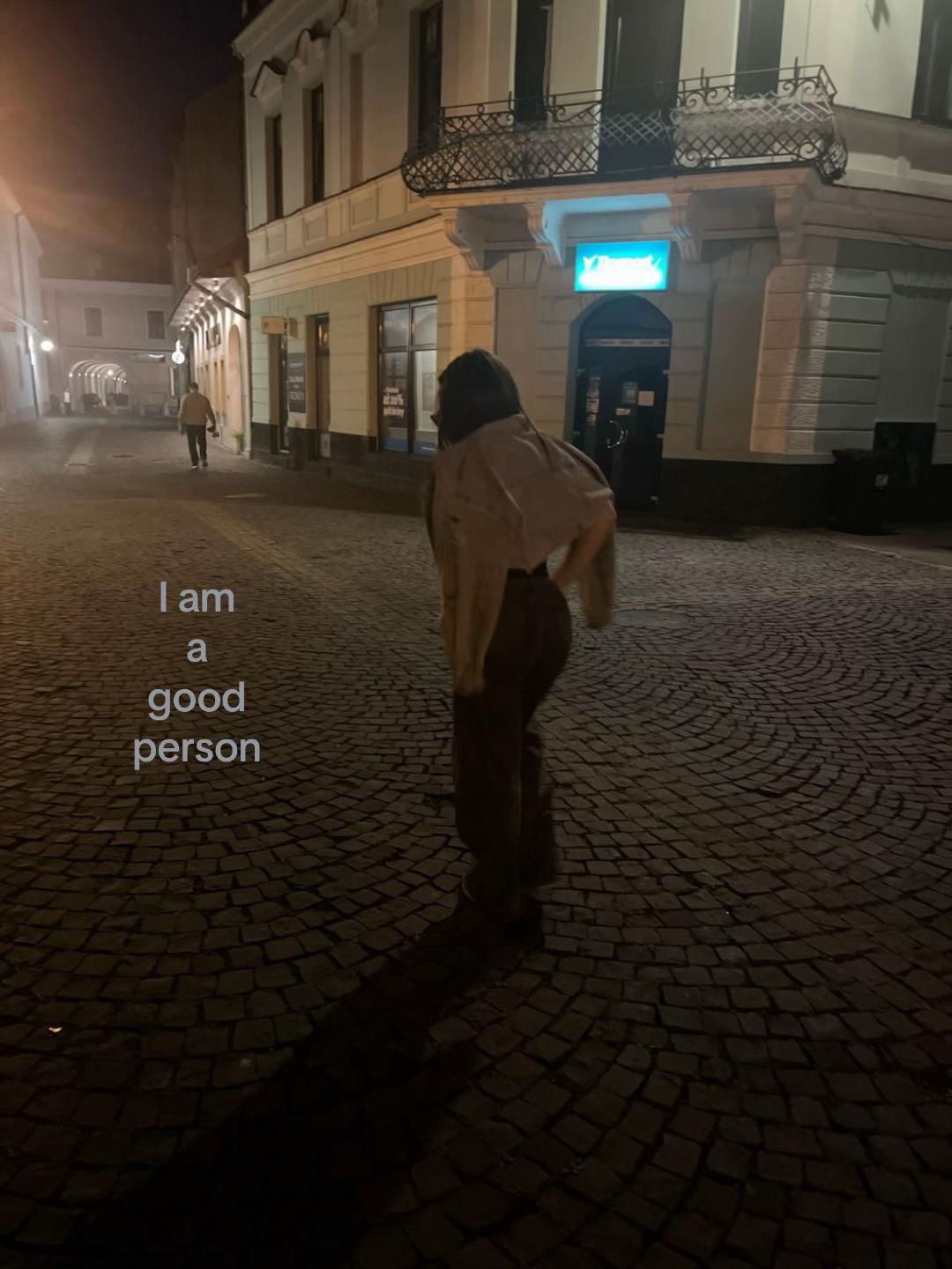 @𝐂𝐡𝐢_𝐚𝐫𝐤𝐚𝐚🌸🤍
