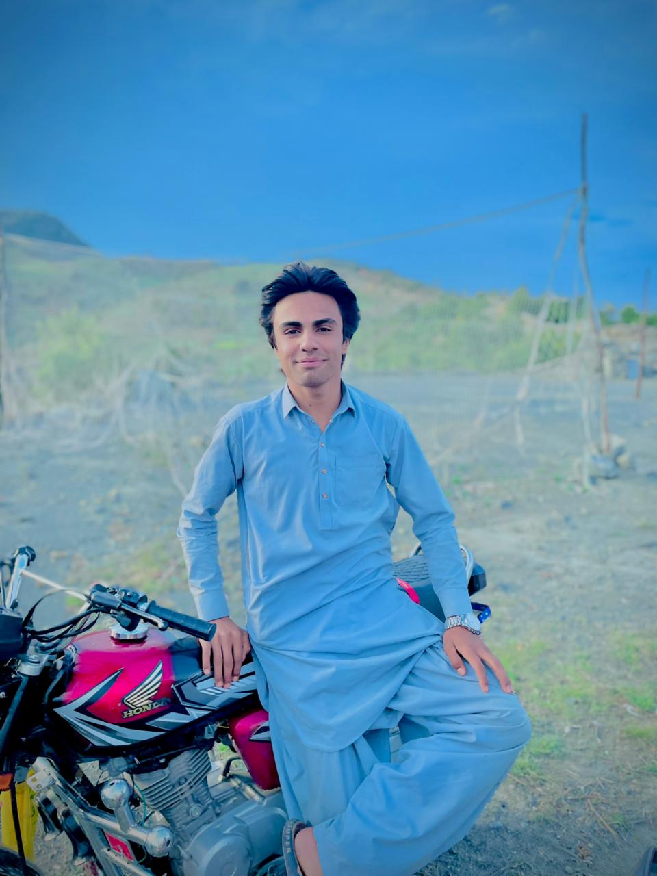@MANSOOR ALiKHAN💸👈
