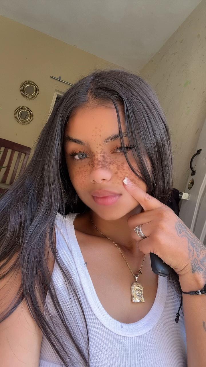 @Yeilyn Garc&iacute;a 👀🥶😍
