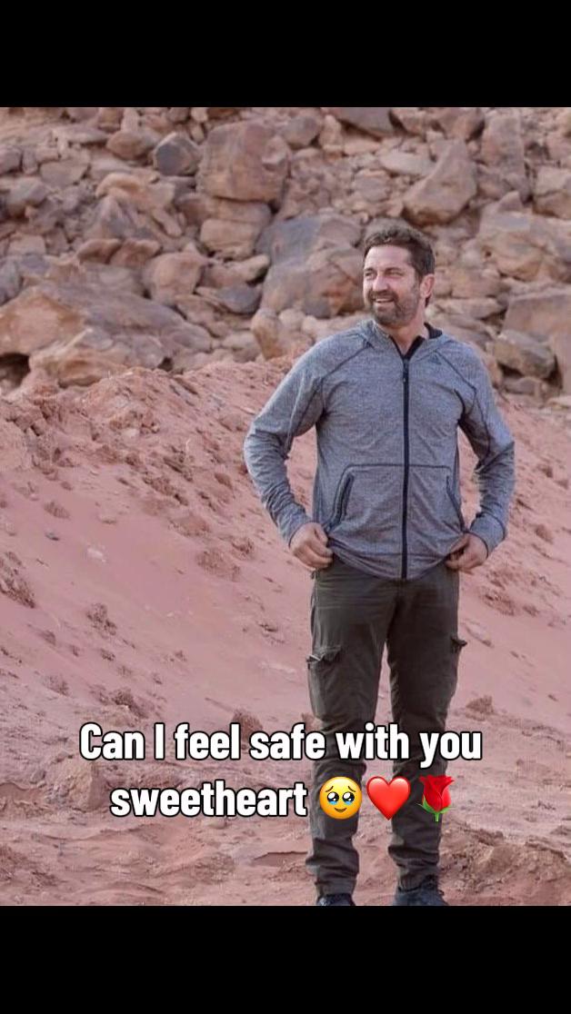 @Gerard Butler Official