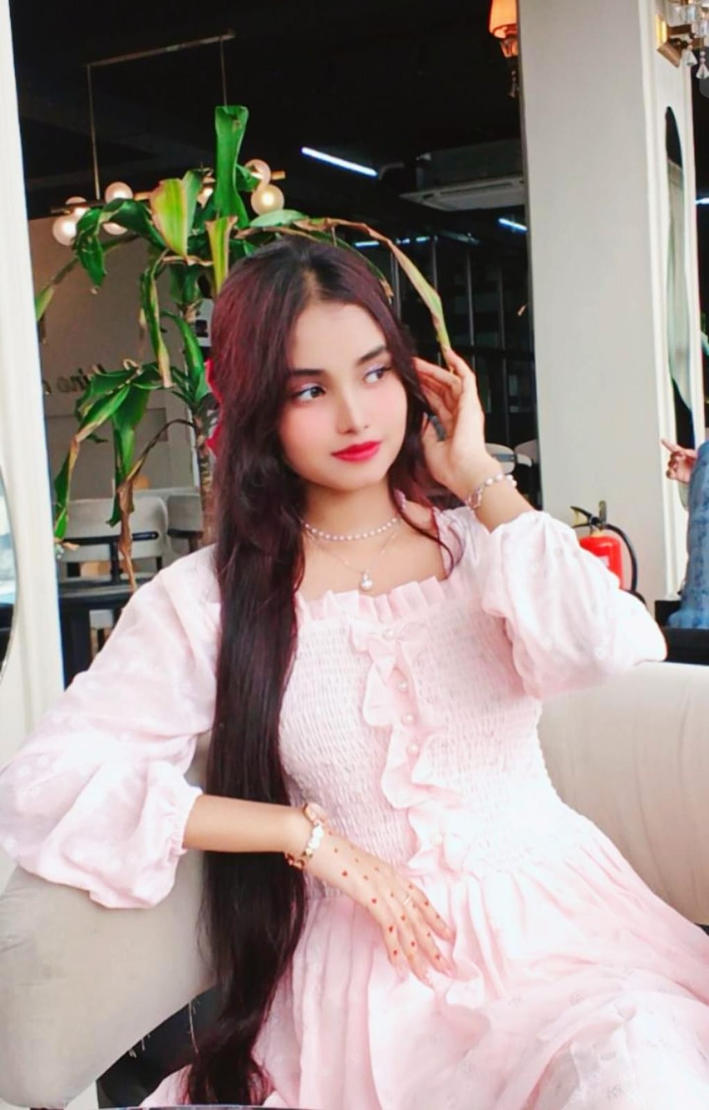 @🖤 Meghu :) 🖤