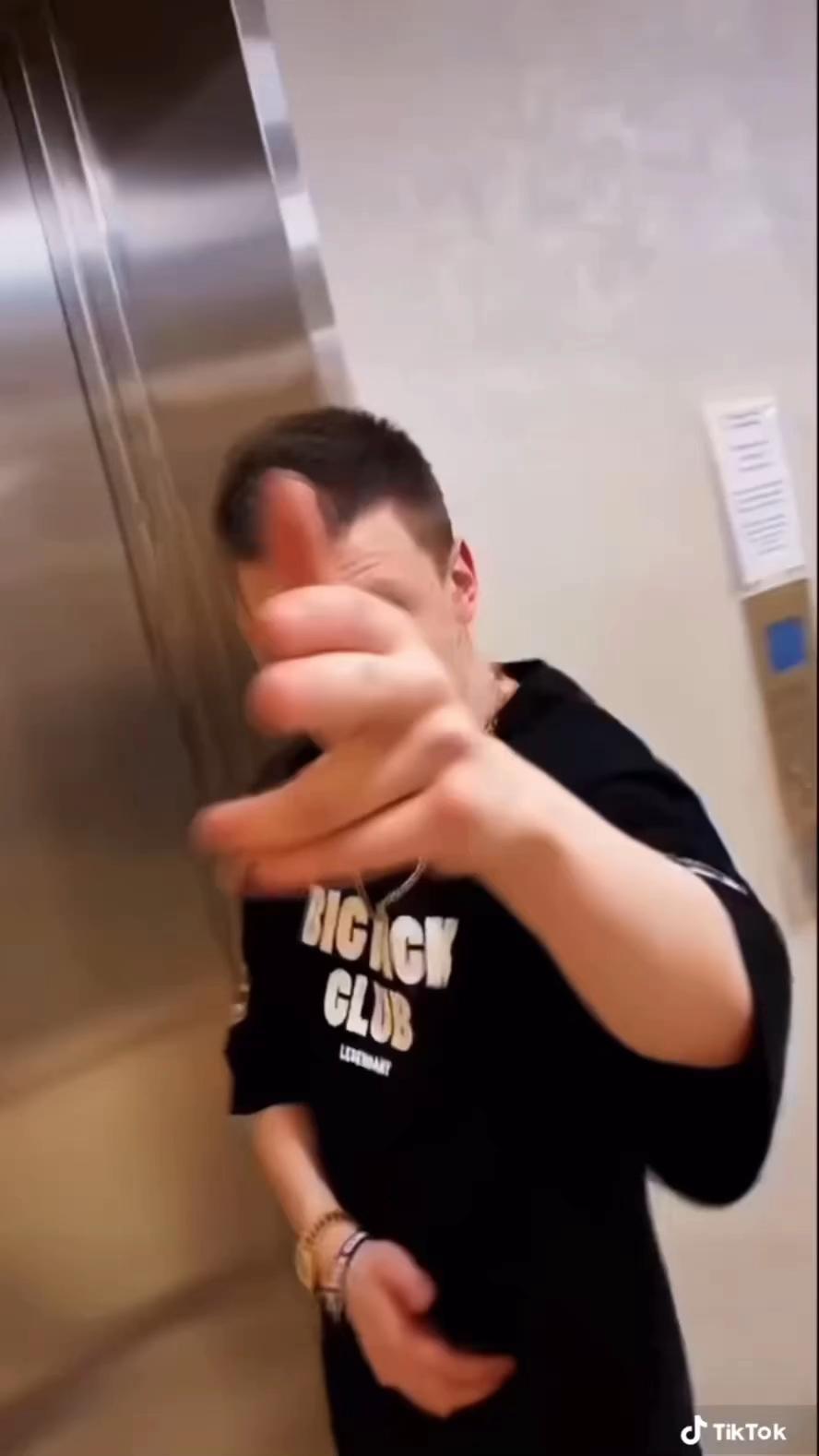@༒︎
