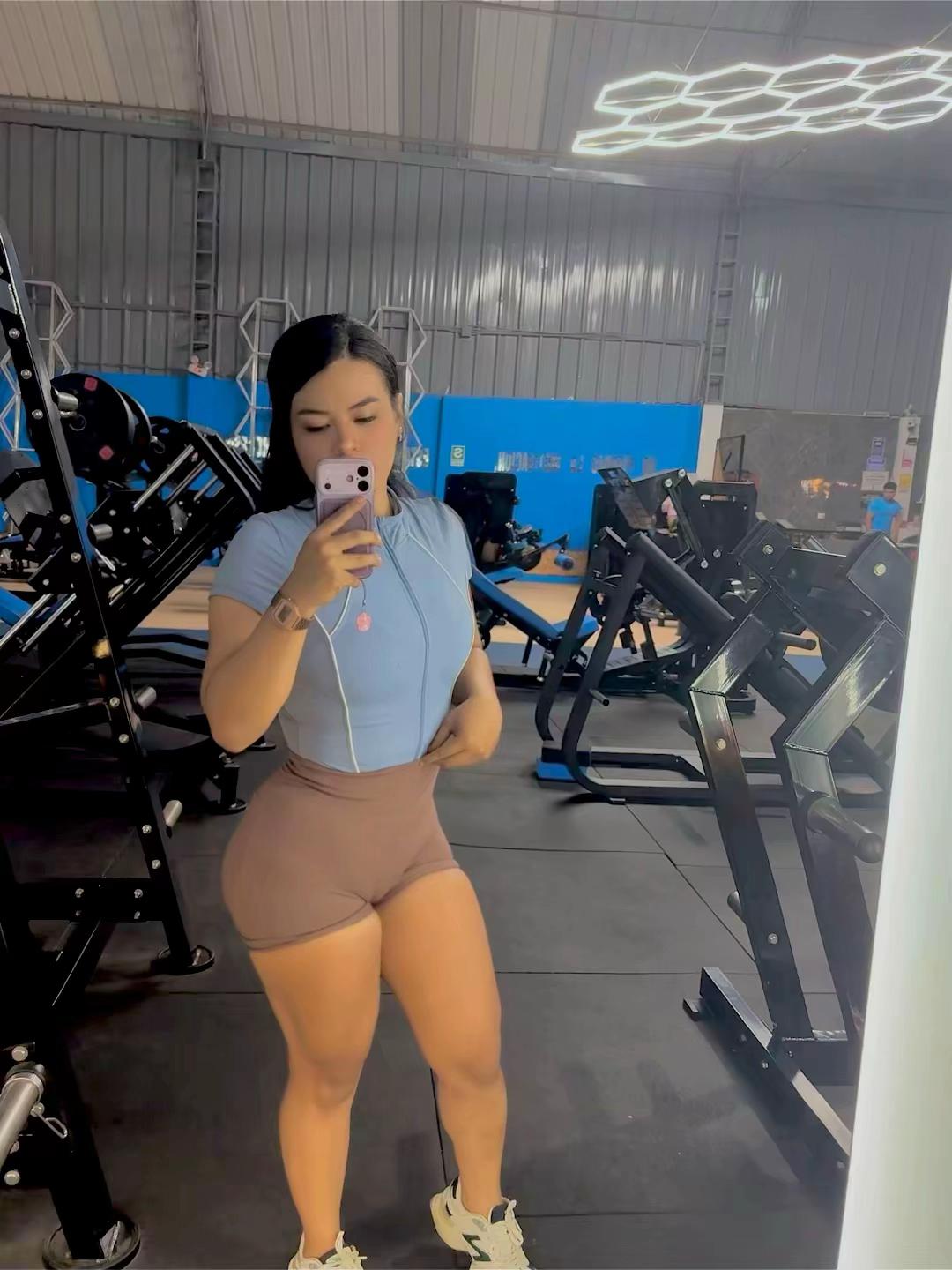 @melanieurbina